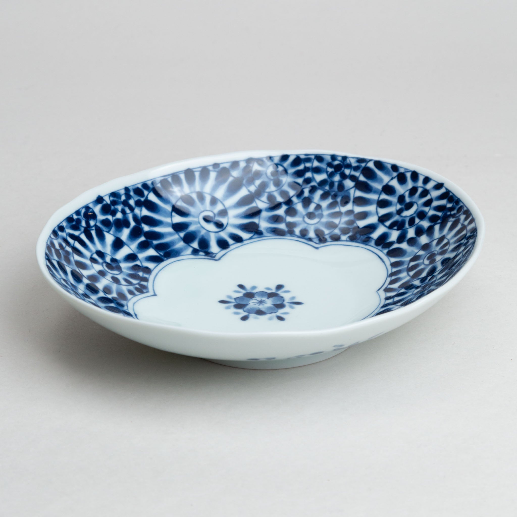 221-1044 Tako Karakusa oval shallow bowl