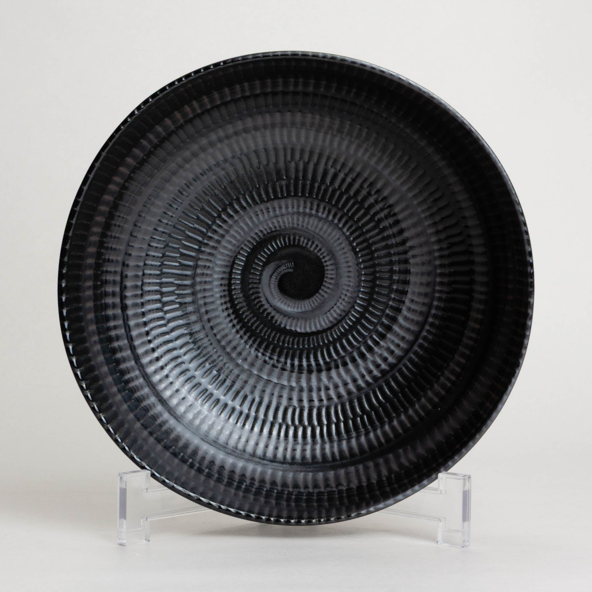 221-1288 Kanna black mid shallow bowl