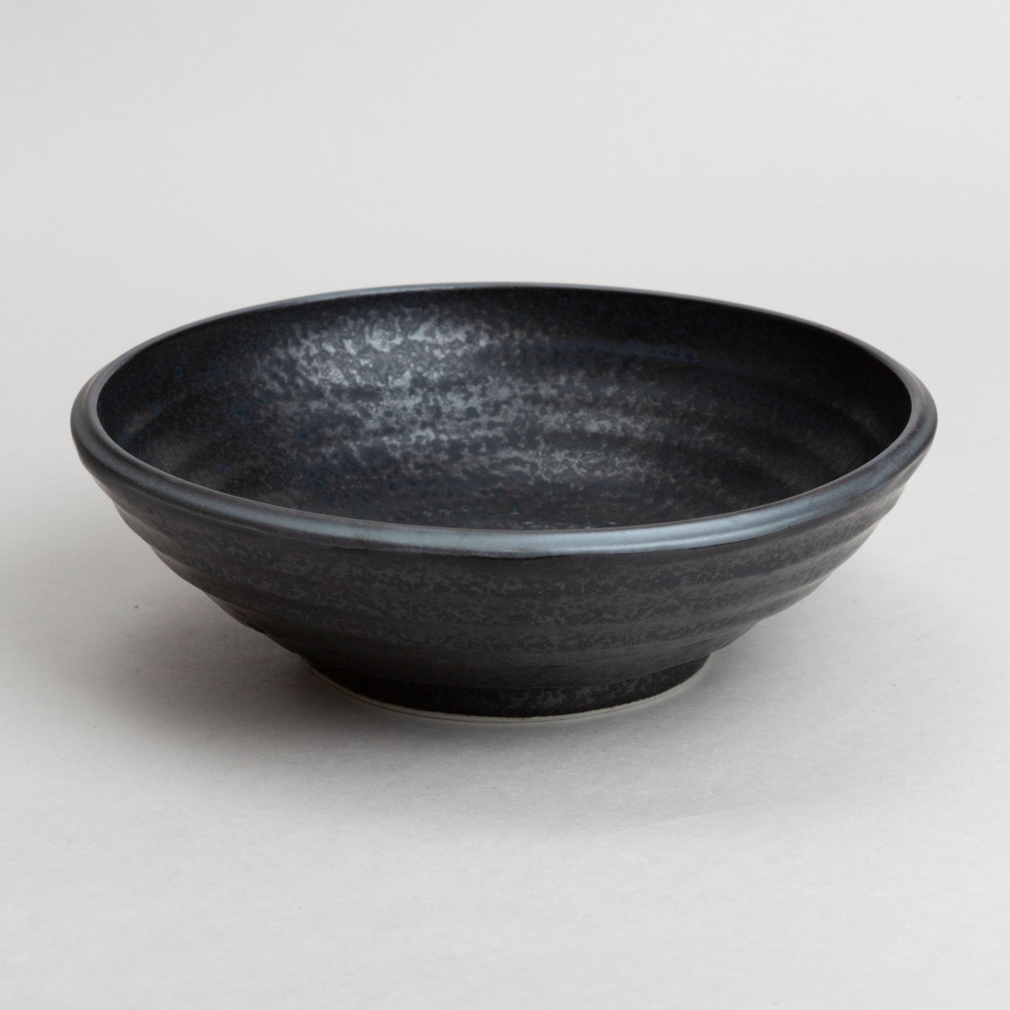 228-4547 Matt black medium bowl
