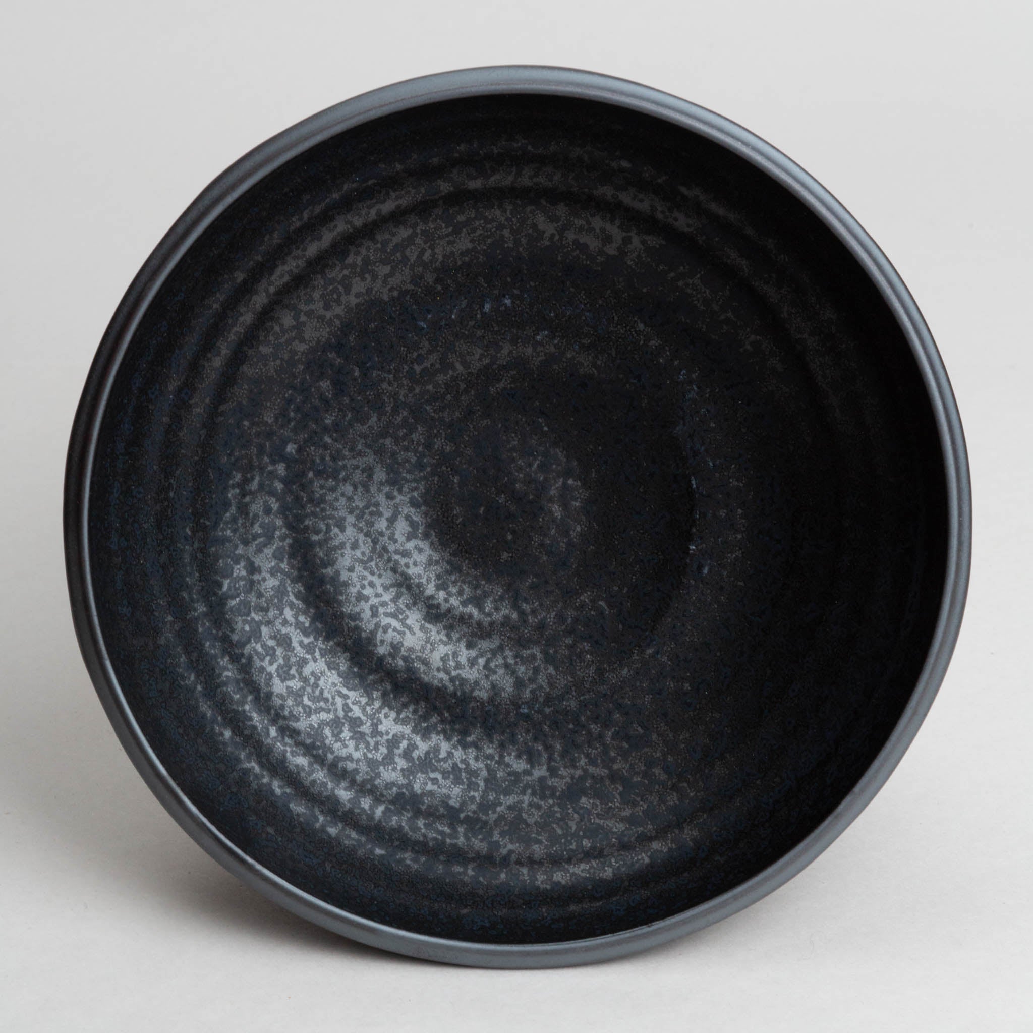 228-4547 Matt black medium bowl