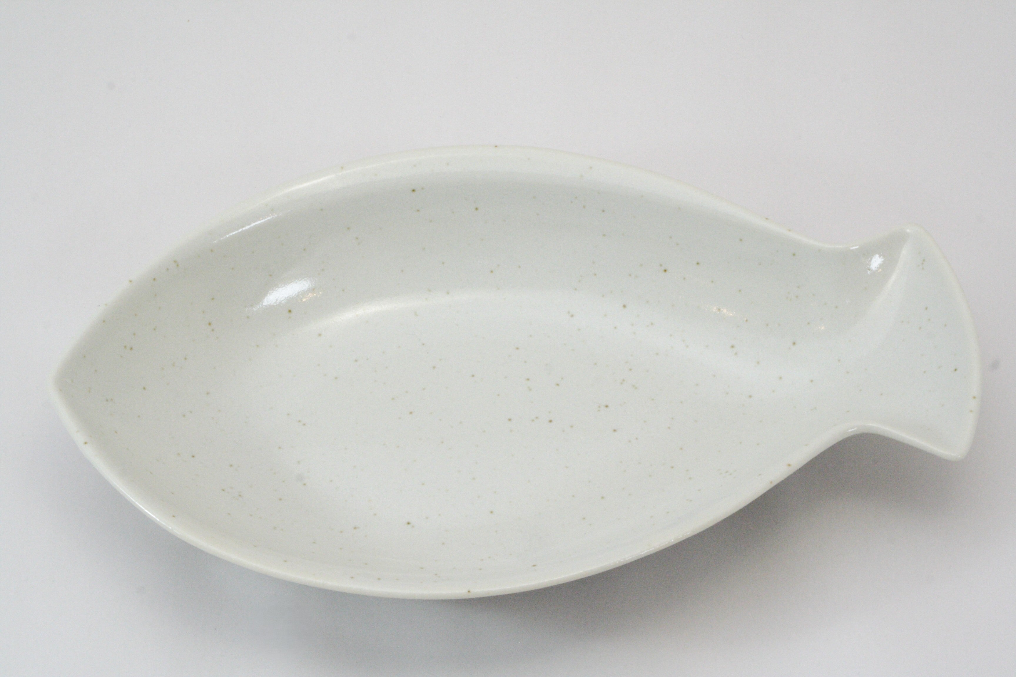 228-4875 White fish shaped shallow bowl