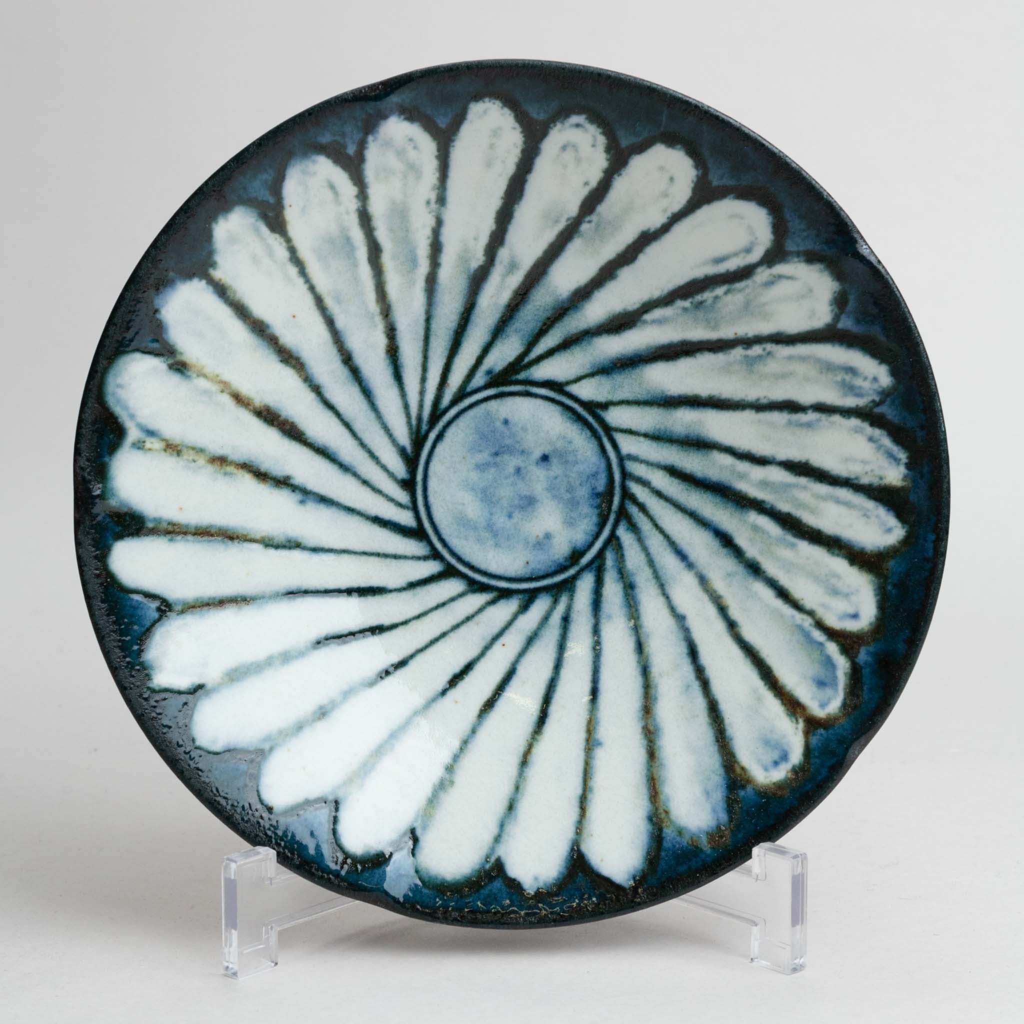 231-1114 Blue chrysanthemum shallow bowl