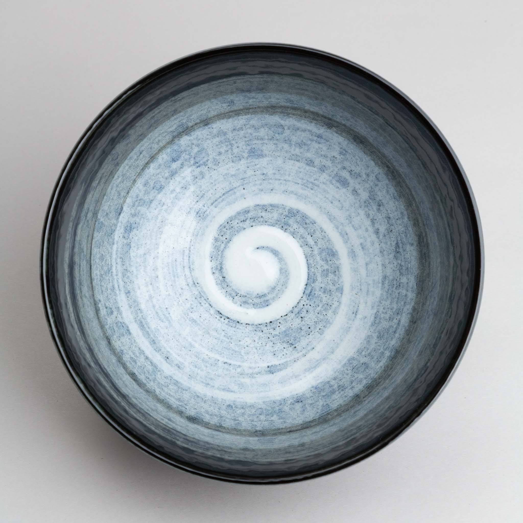 258-3536 Grey on black bowl