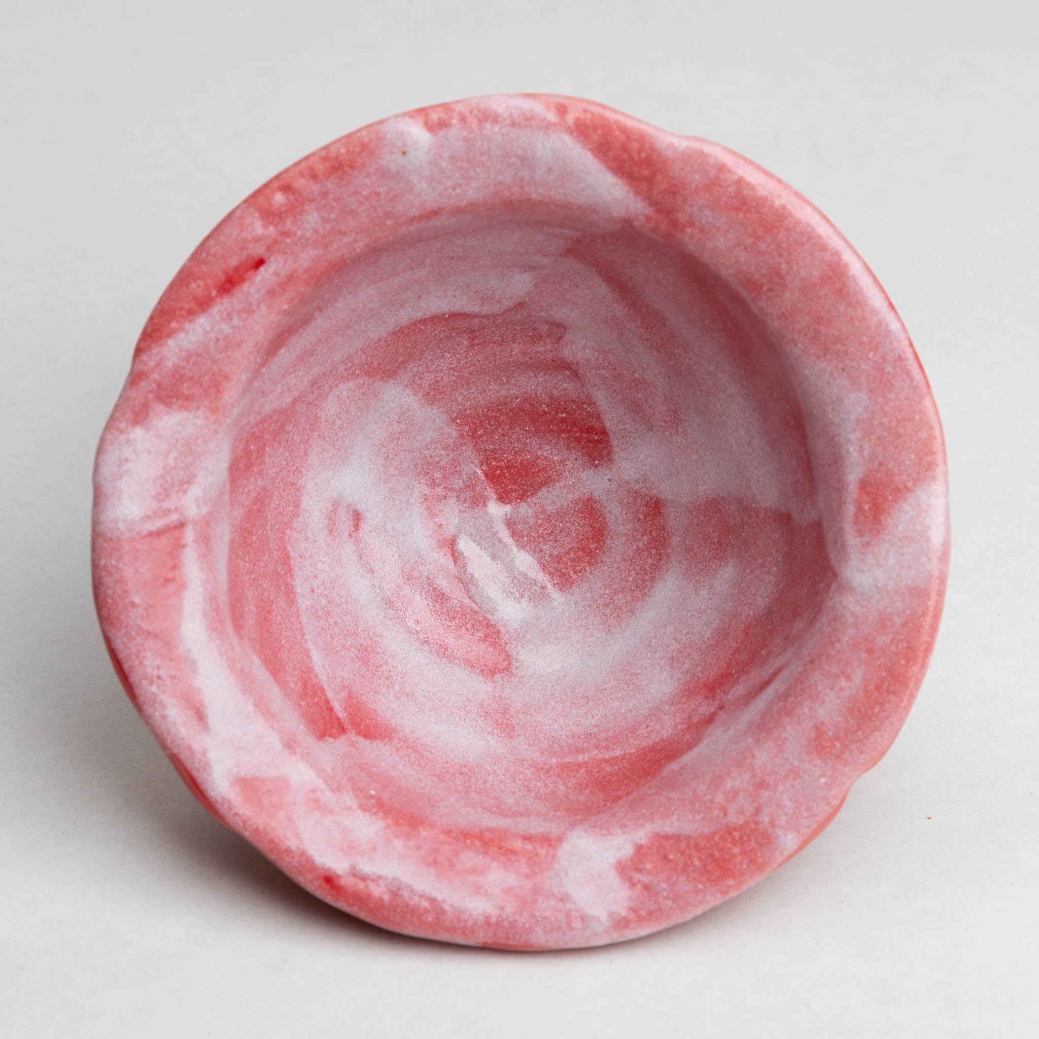 261-0798 Milky red dish 11.3cm