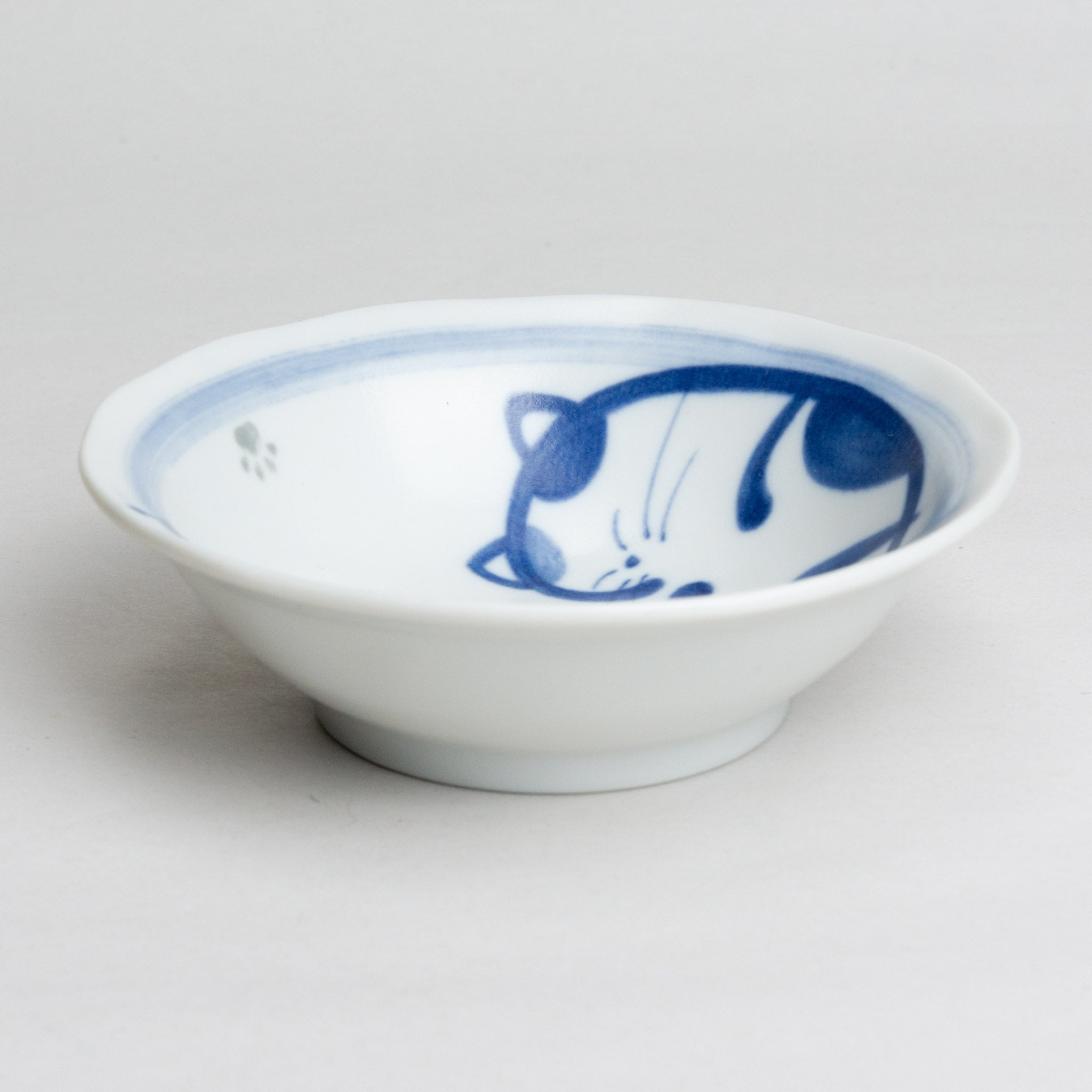 261-1342 Blue cats on white small bowl