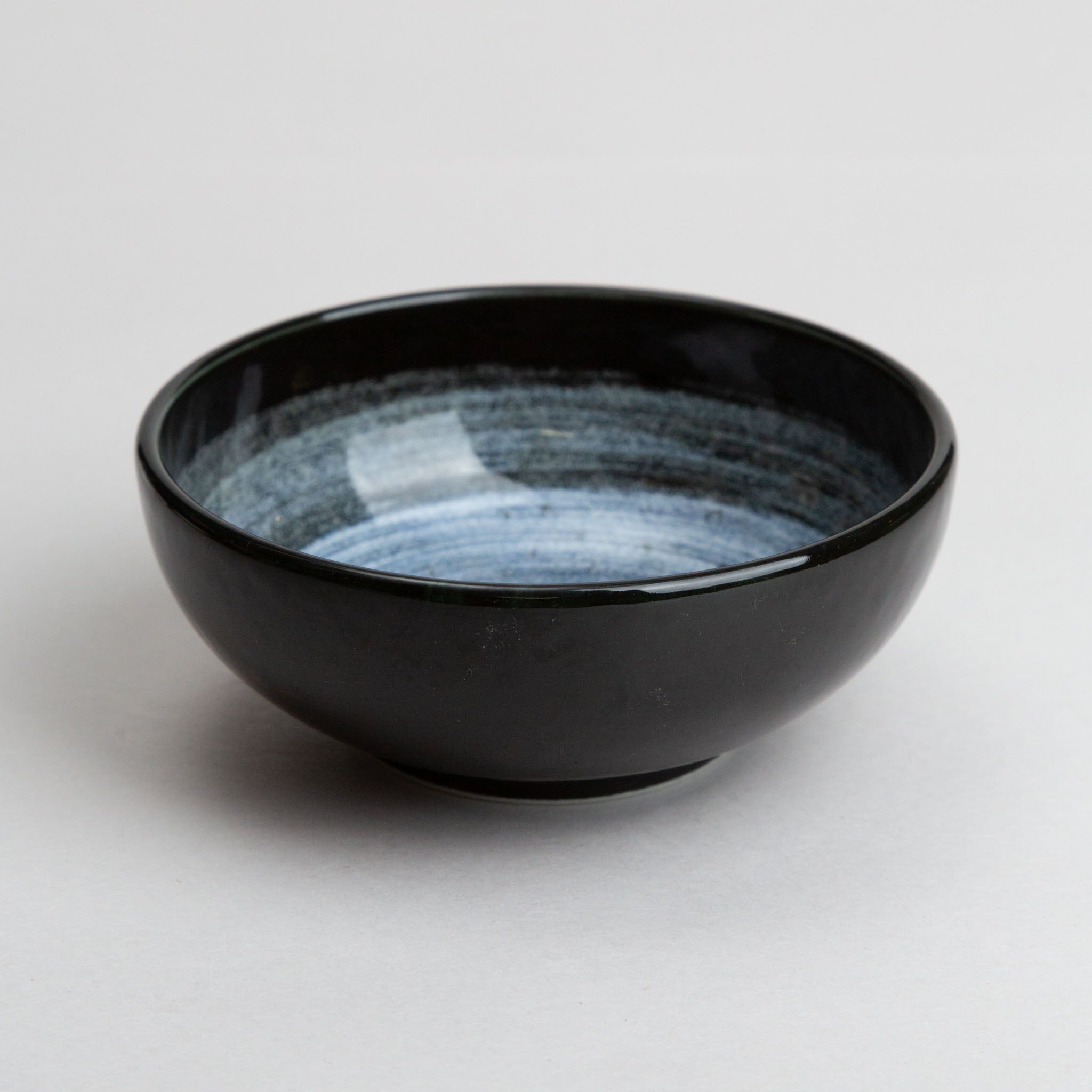 268-6048 Grey on black small bowl 11cm