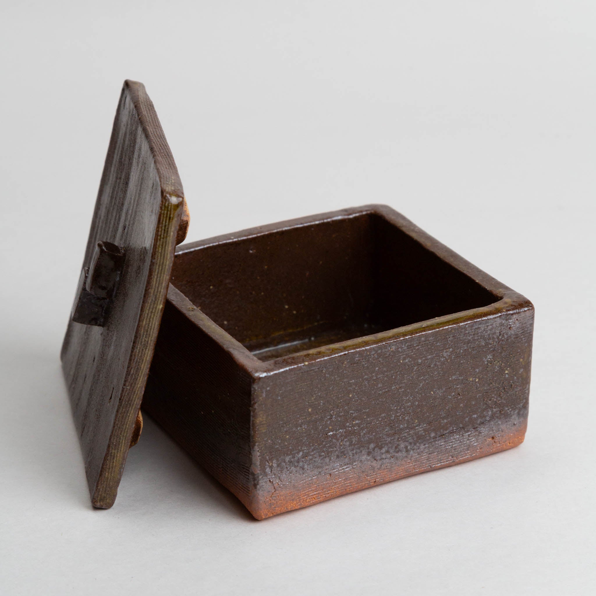 271-0967 Bizen small square plate with lid