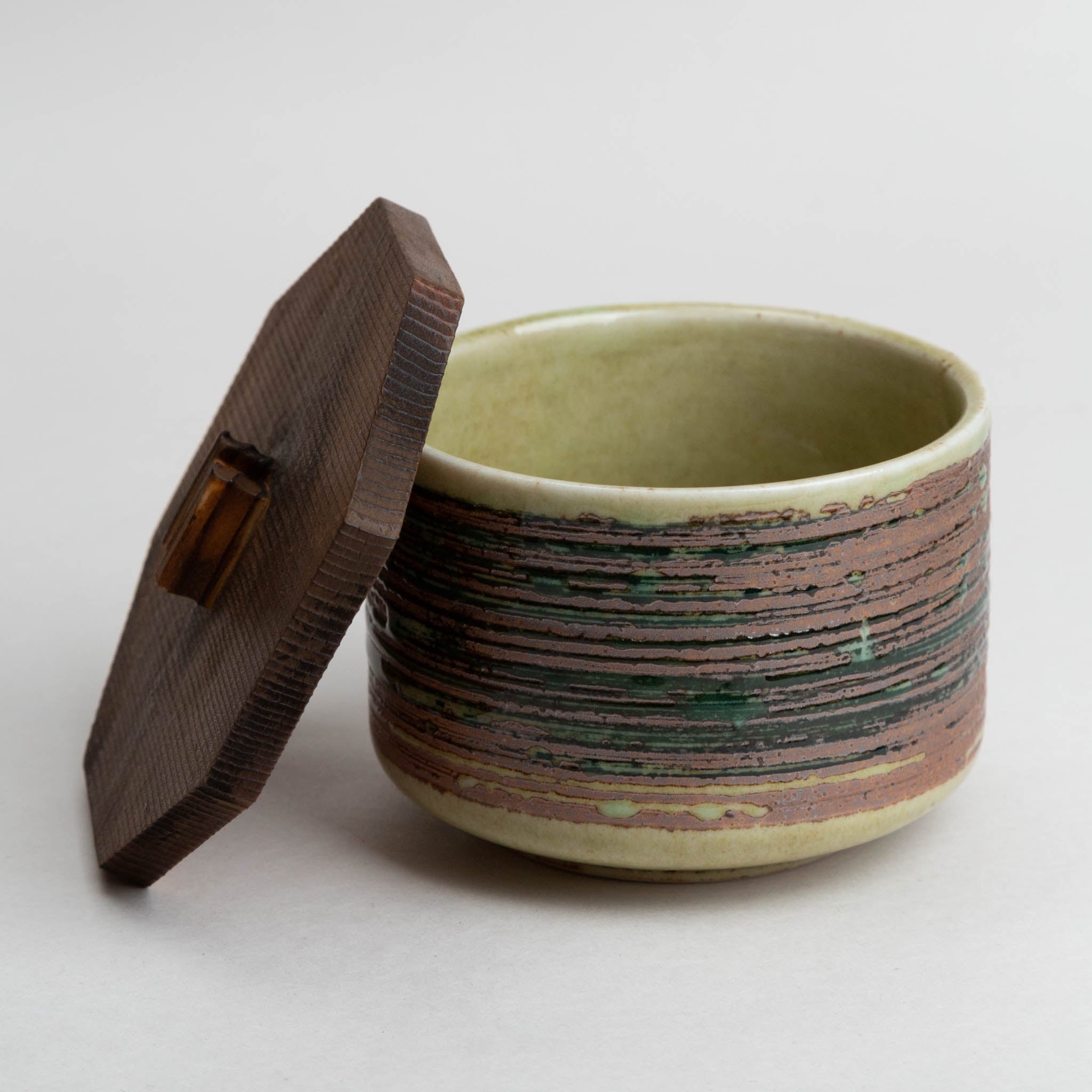 278-5737 Green rice bowl with wooden lid
