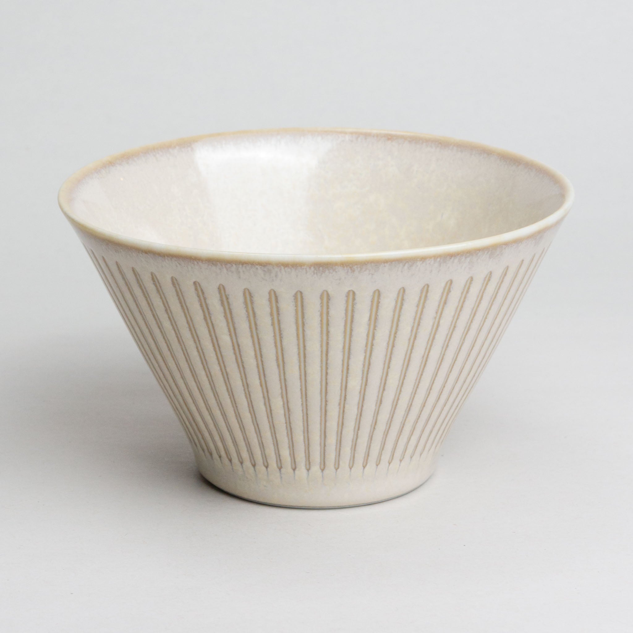 311-0554 Lines on white bowl