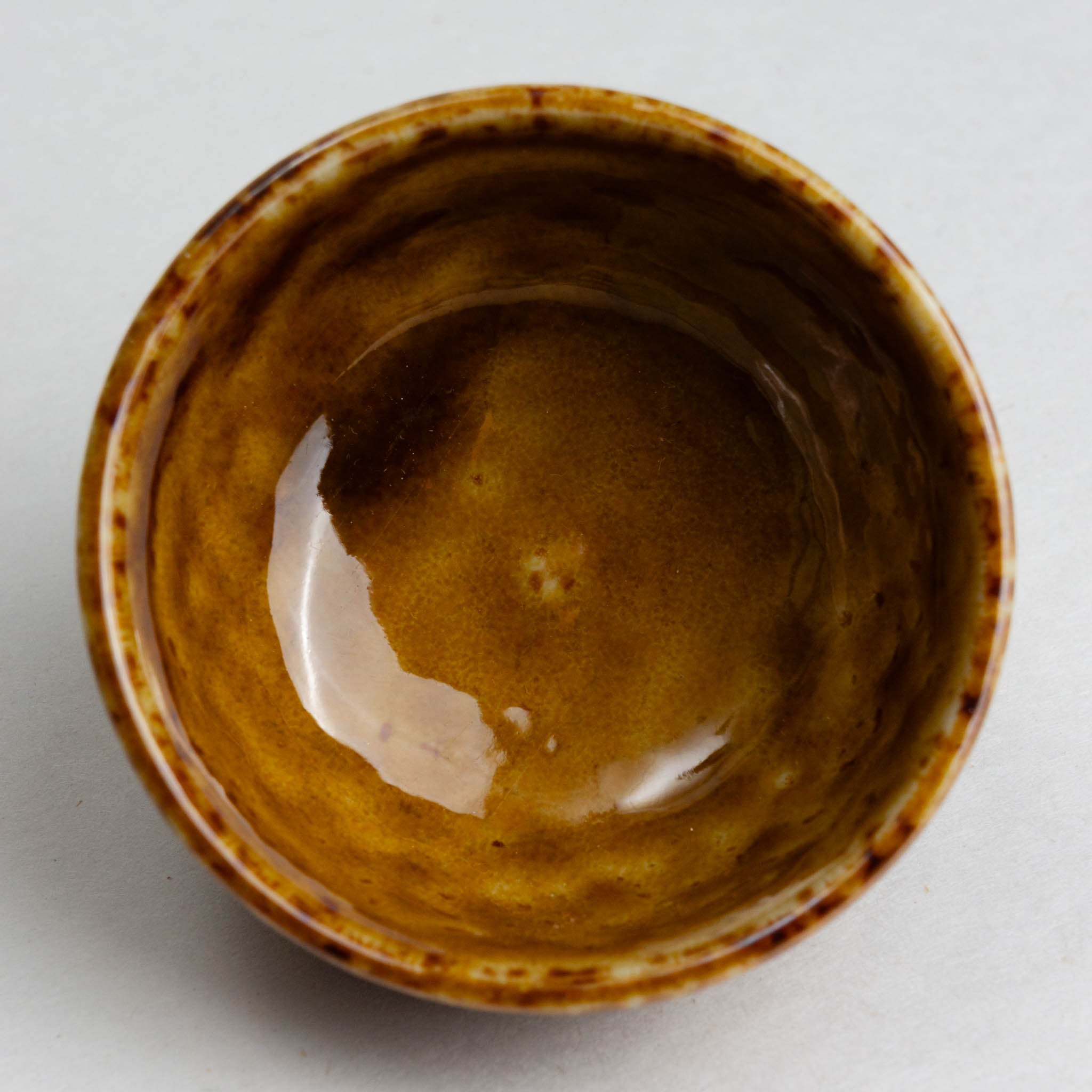 411-0502 Caramel brown round ramekin