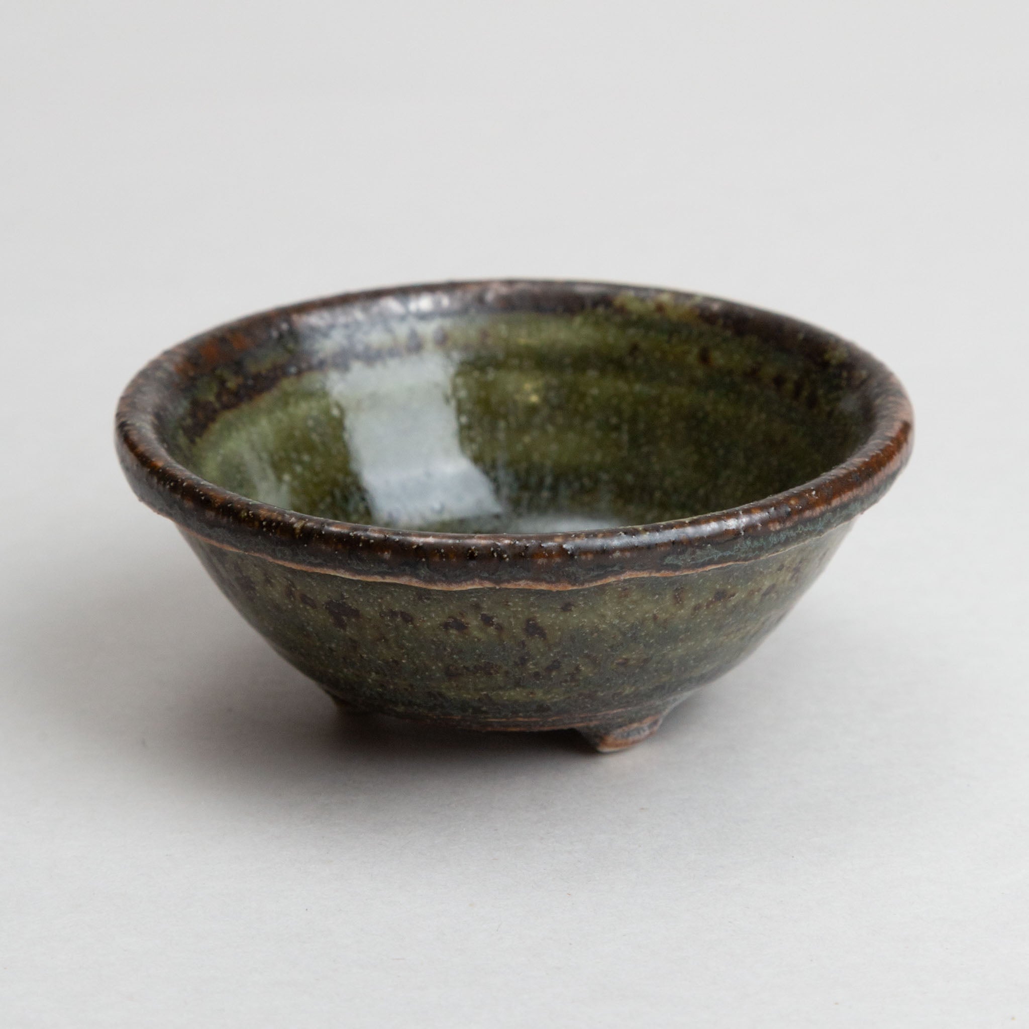 411-0520 Footed green ramekin