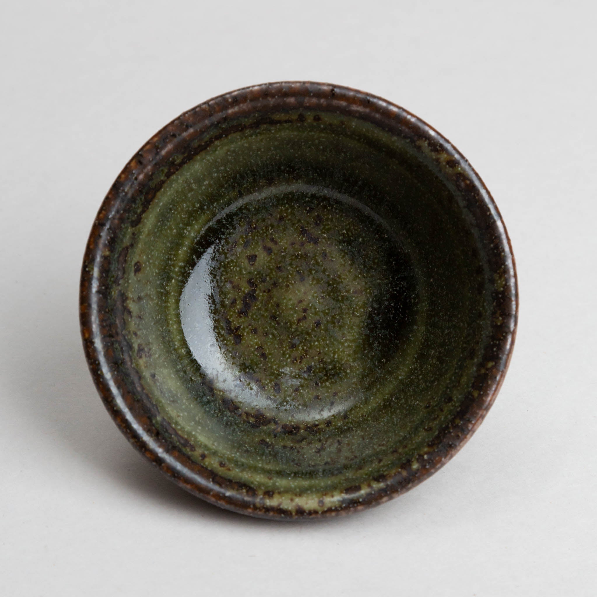 411-0520 Footed green ramekin