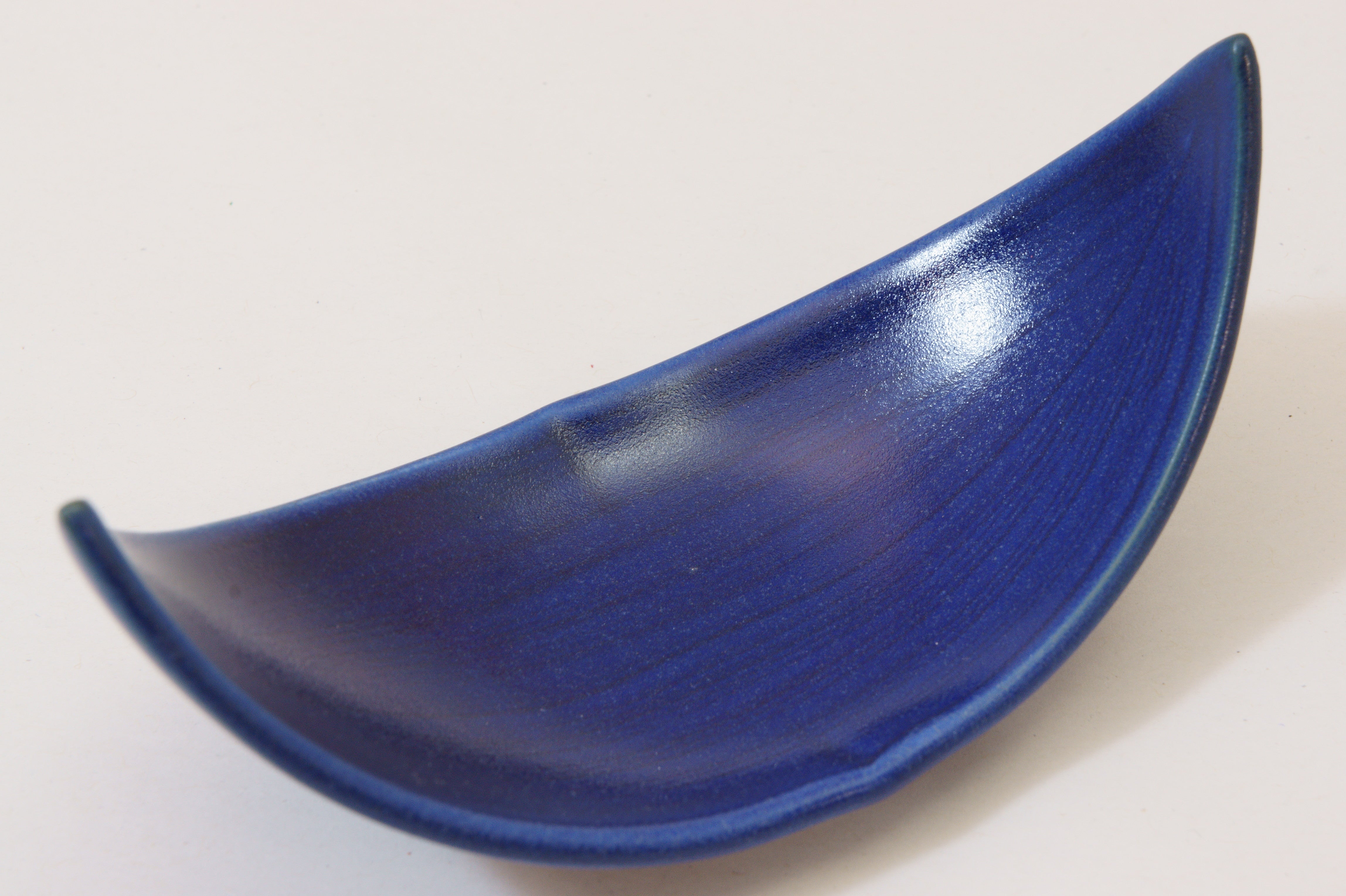 411-0679 Boat shape dish