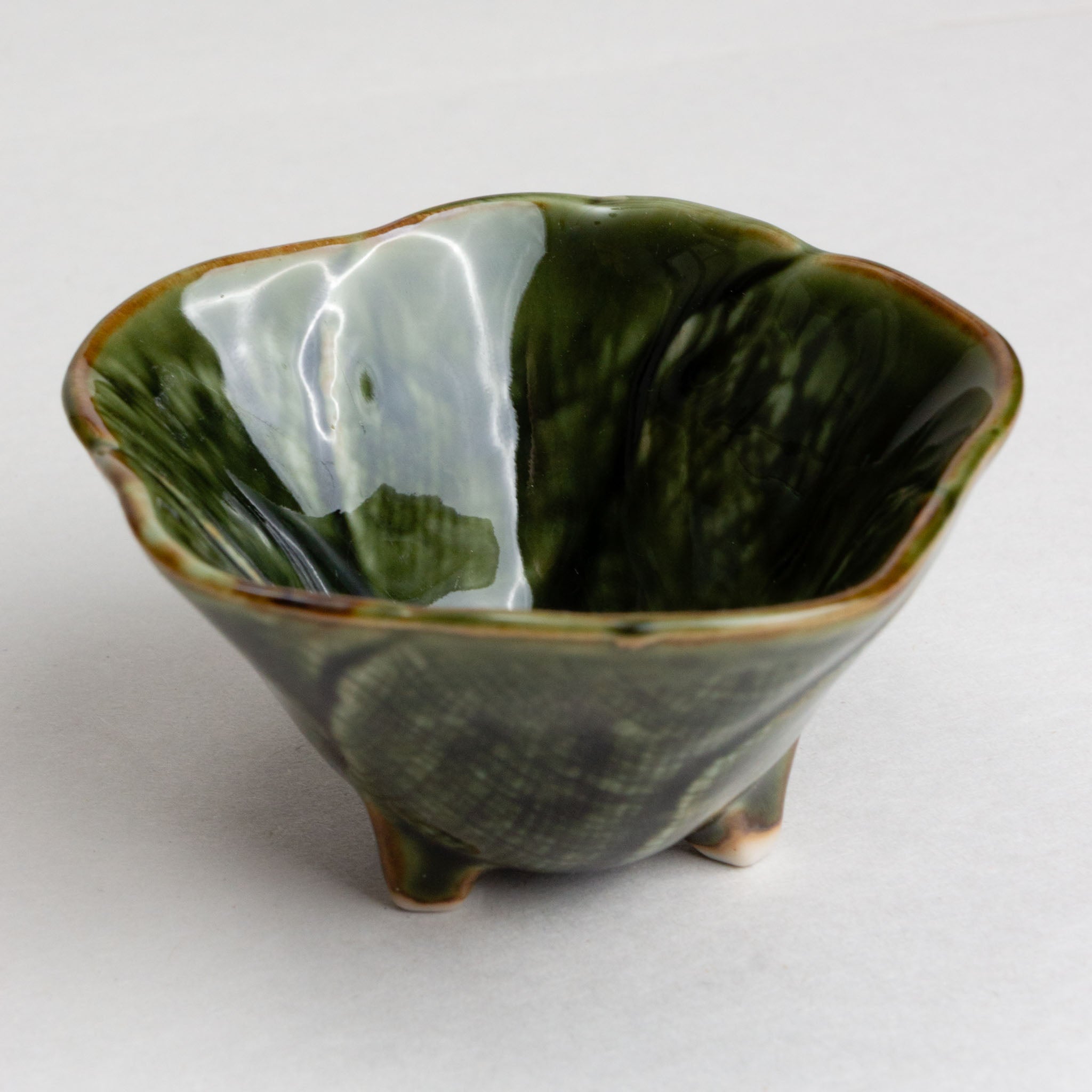 411-1126 Green flower ramekin
