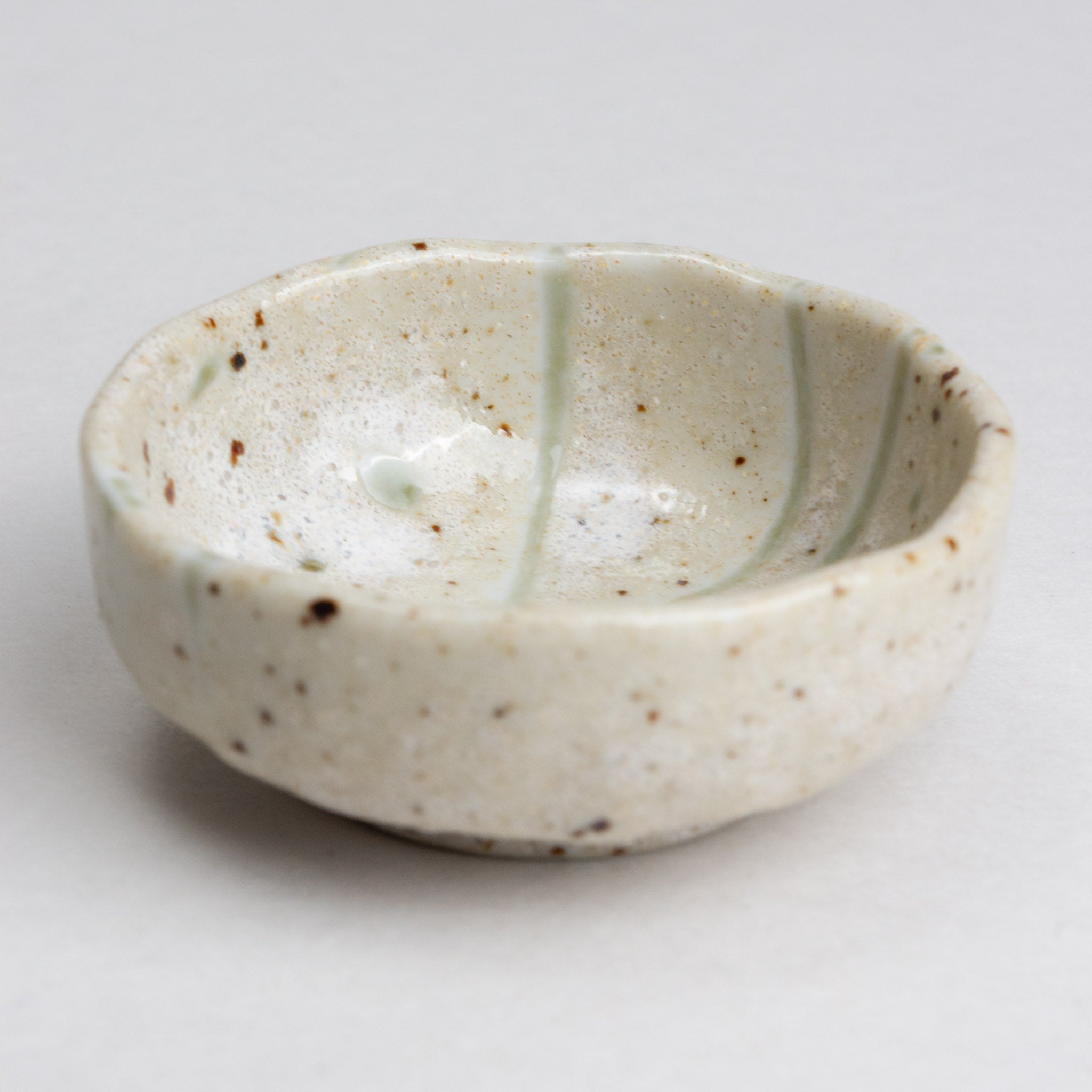 418-3323 Cream round ramekin