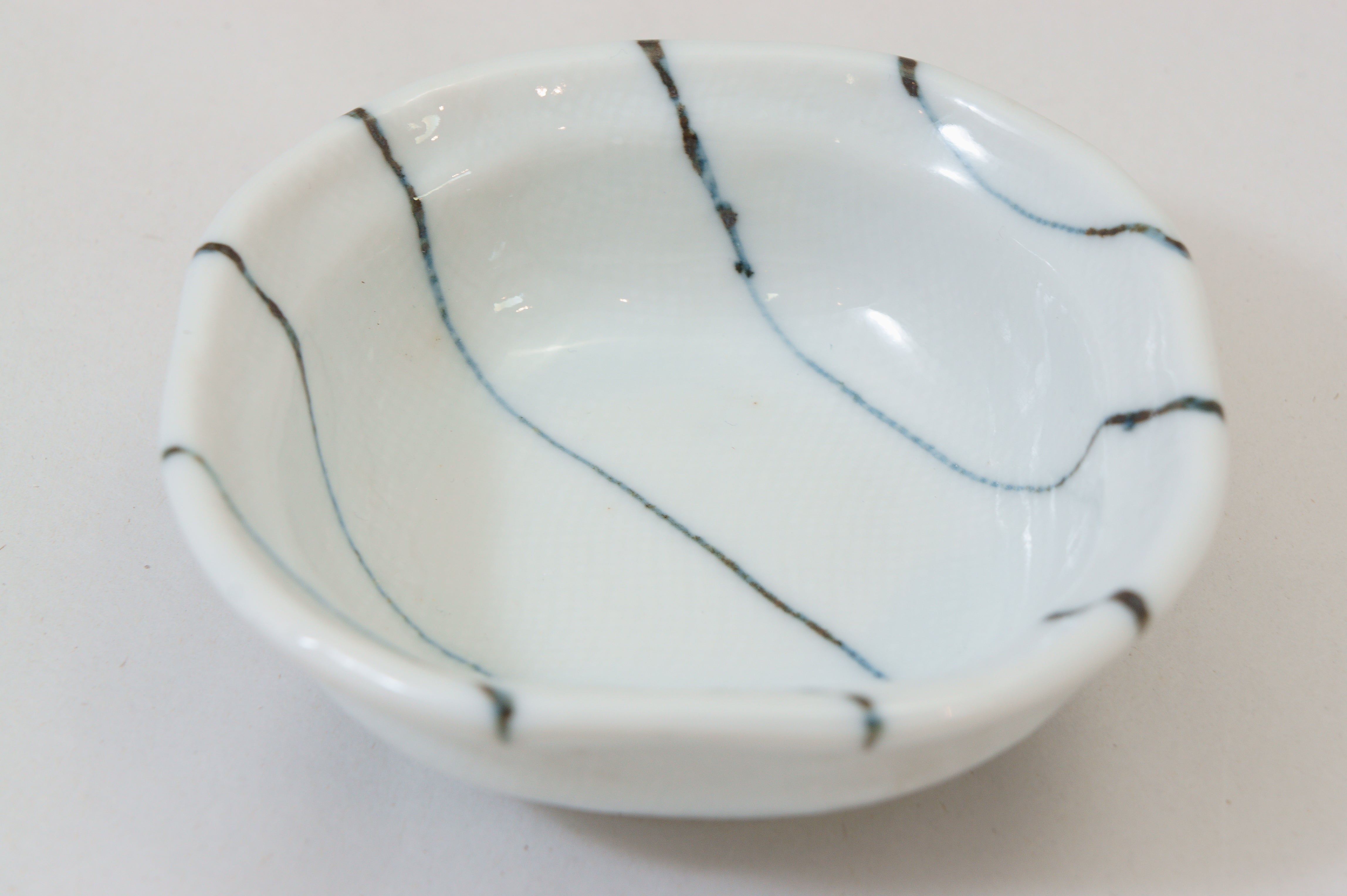 419-7109 Stripes white ramekin