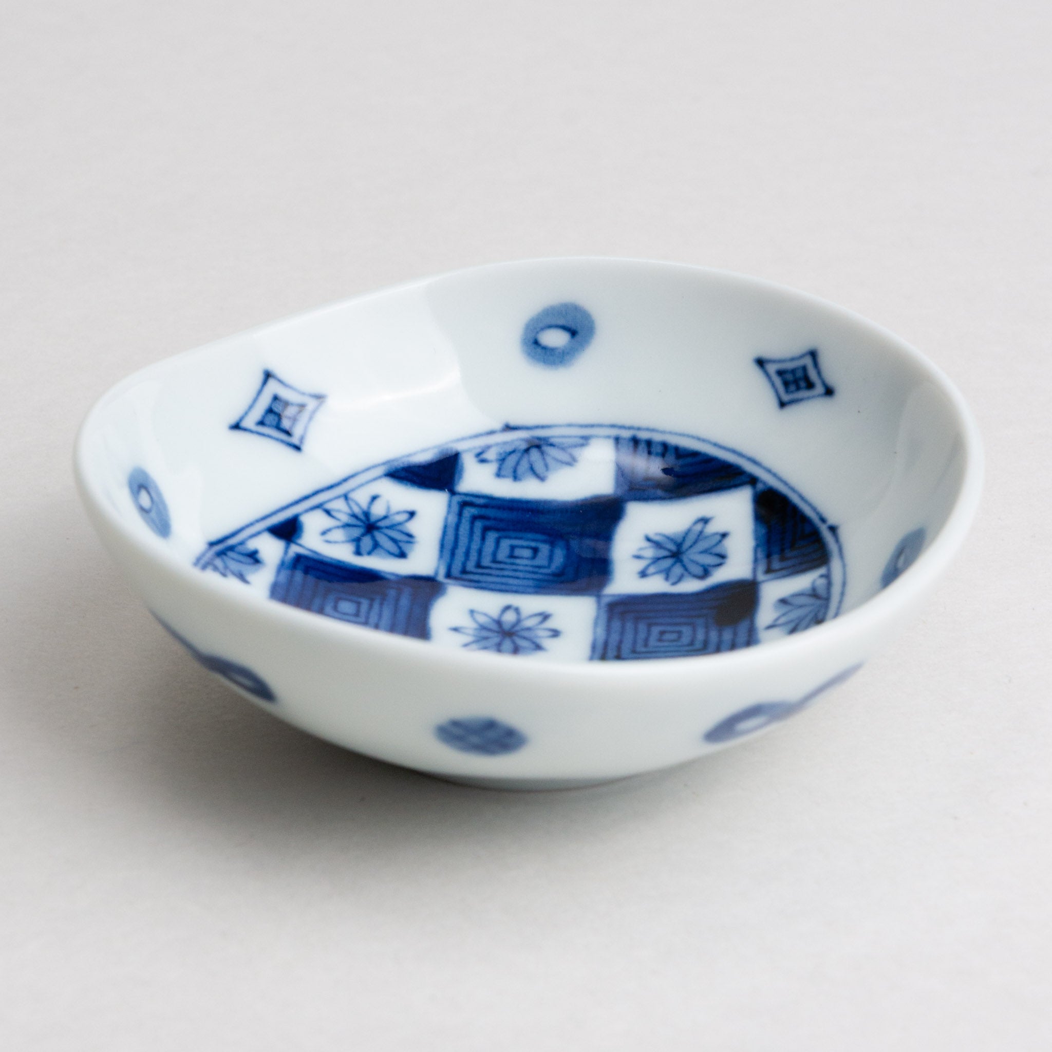 421-1050 Check oval sauce dish