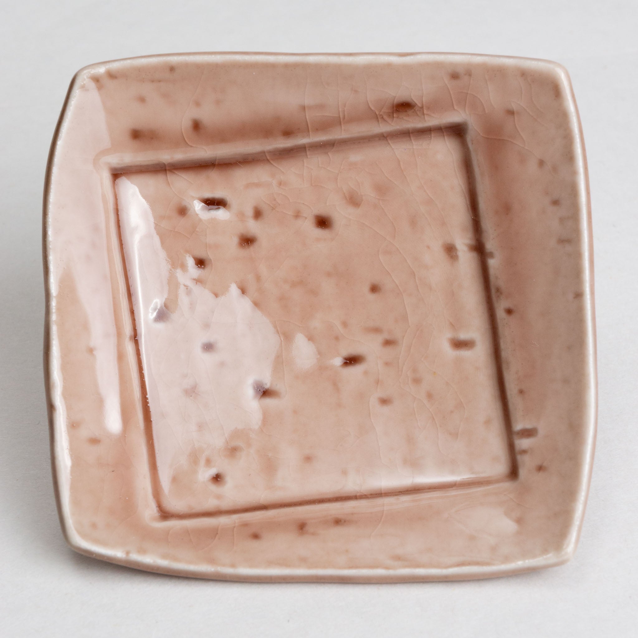 421-1124 Pink rec sauce dish