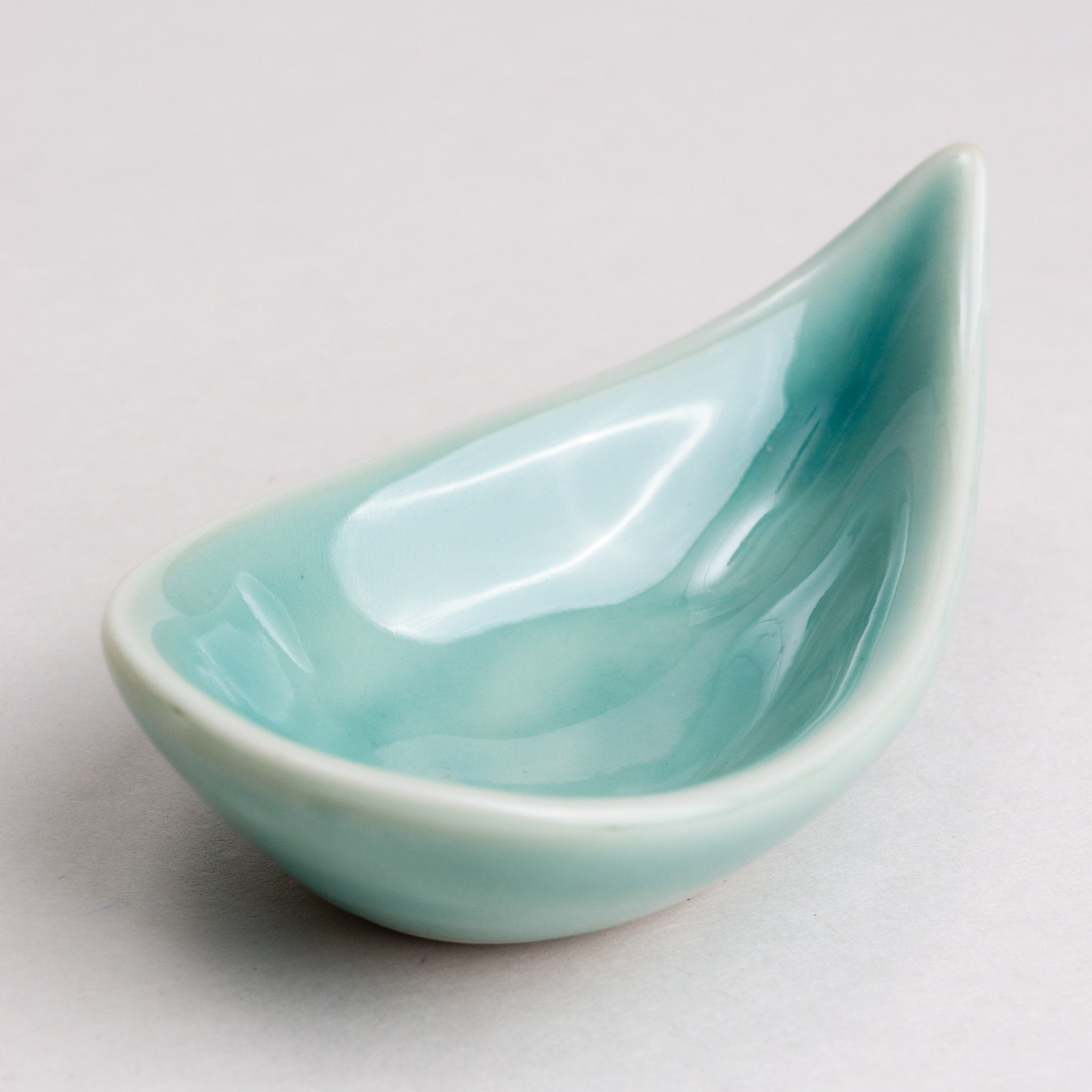 421-1131 Green drop ramekin