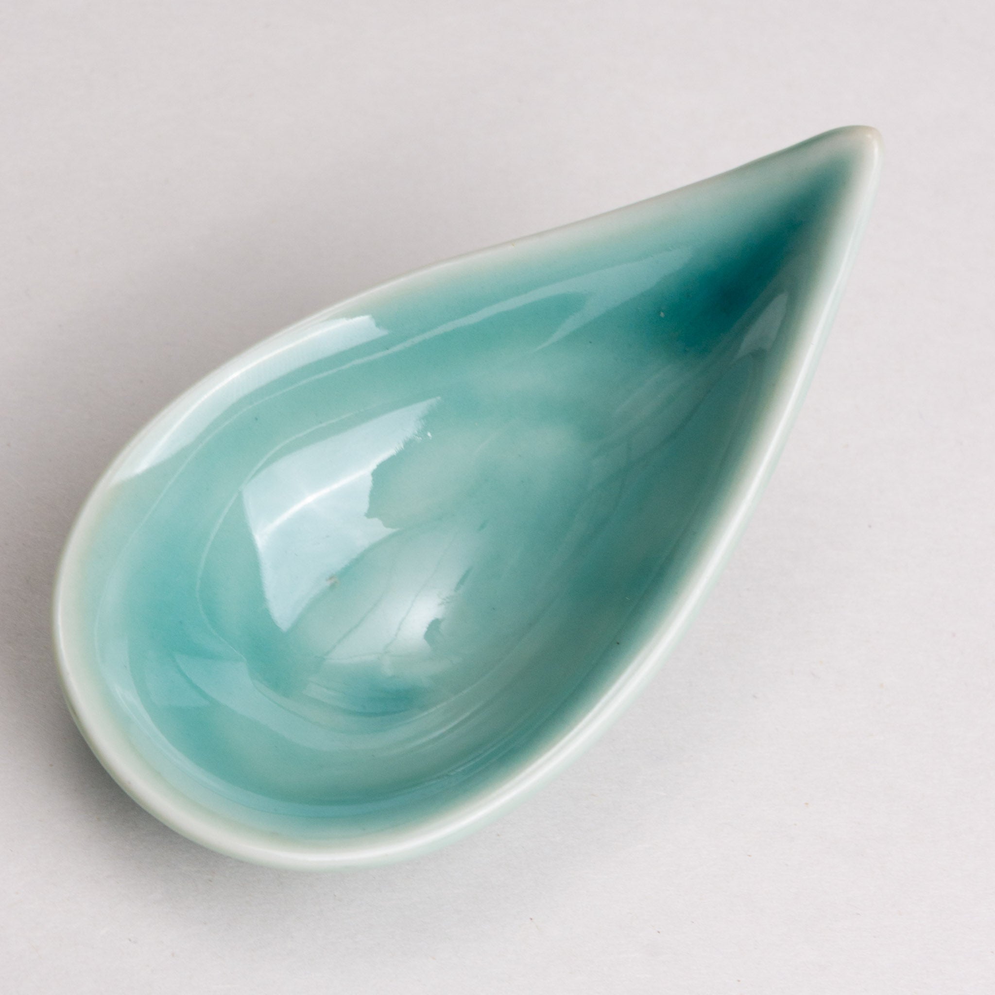 421-1131 Green drop ramekin