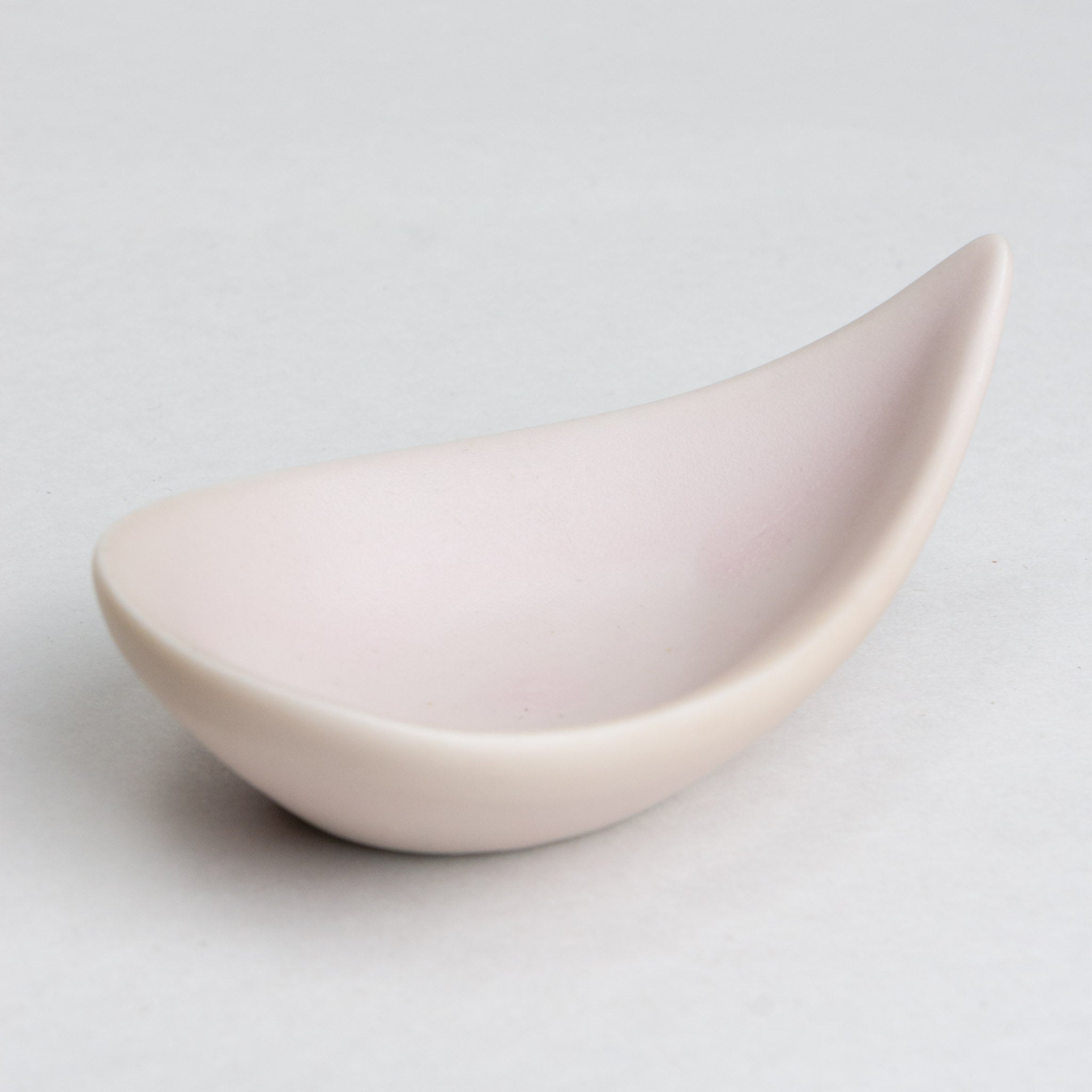 421-1132 Pink drop ramekin