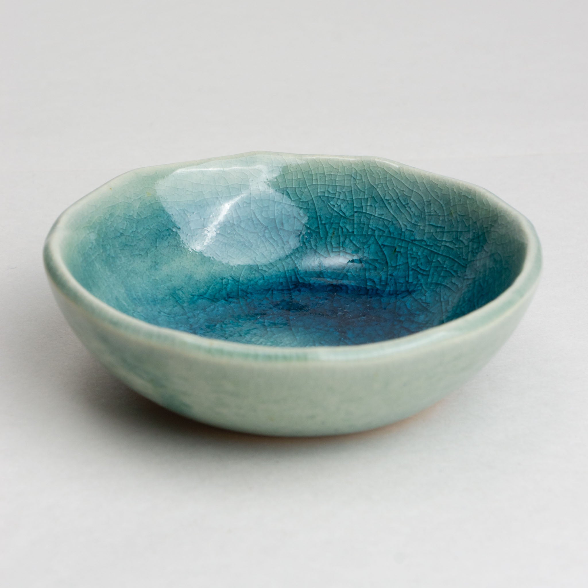 428-4492 Blue crackle-glaze round sauce dish