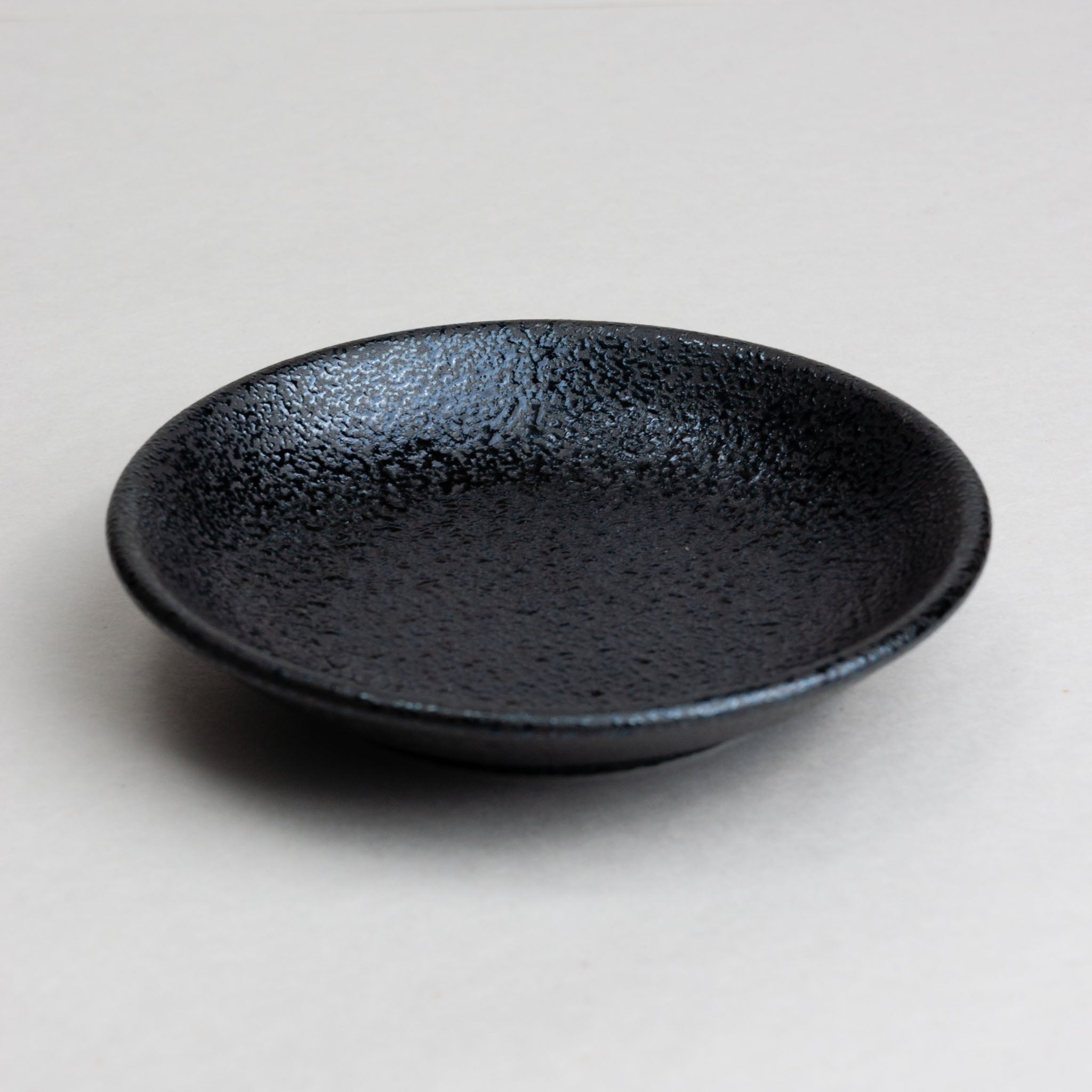 428-4886 Black sauce dish