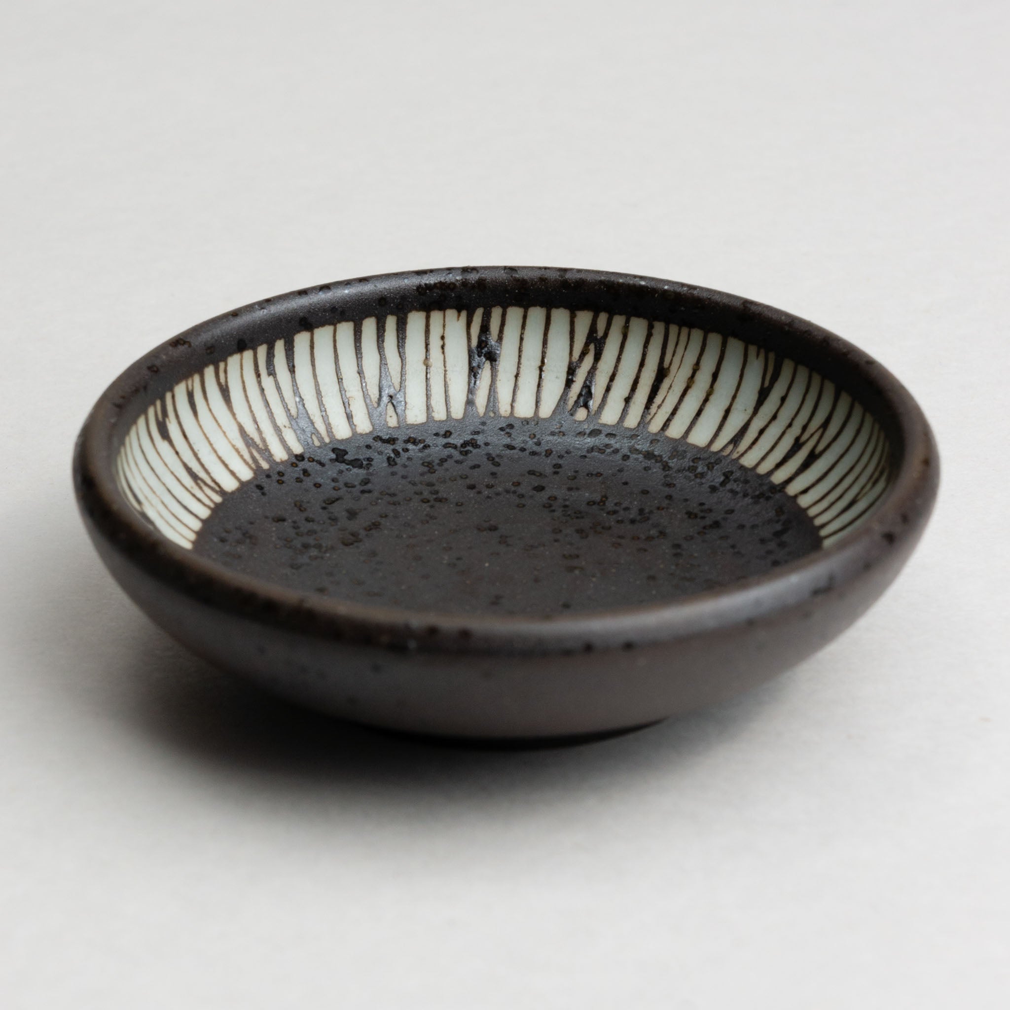 428-5109 Black iga sauce dish