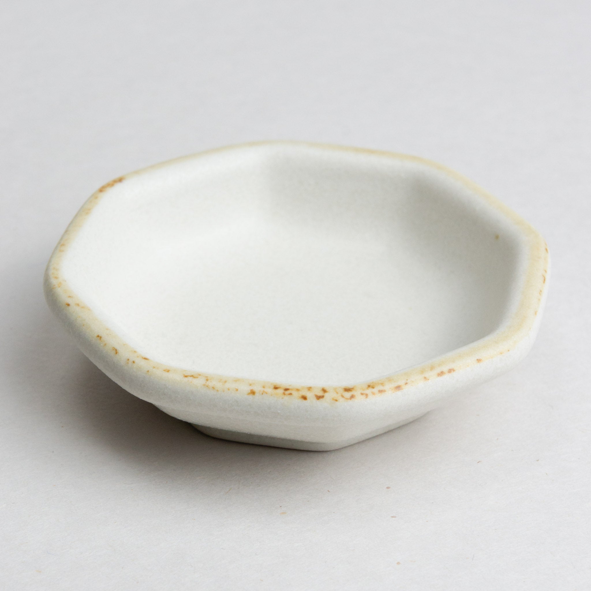 428-5669 Mat white sauce dish