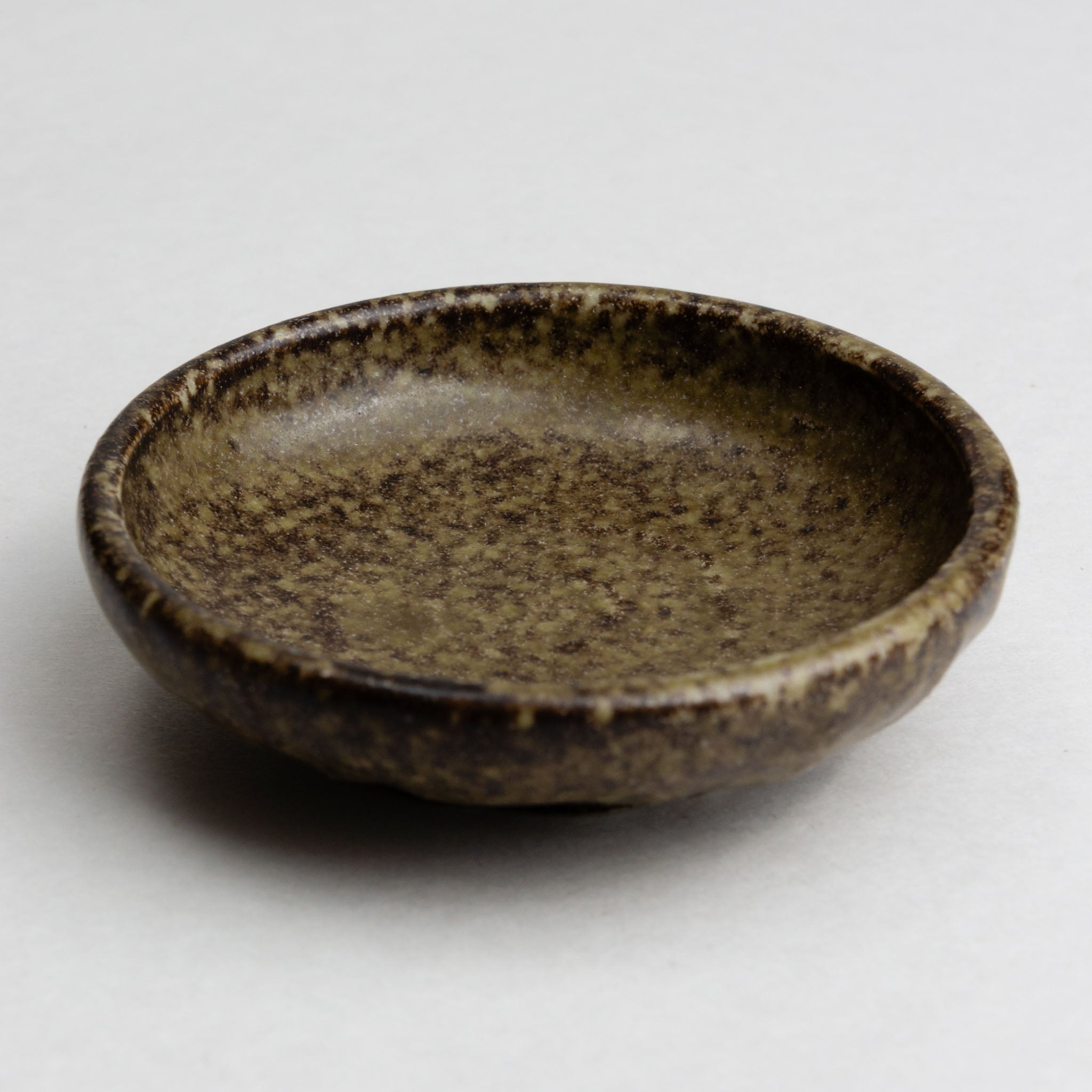 428-6100 Brown round dish