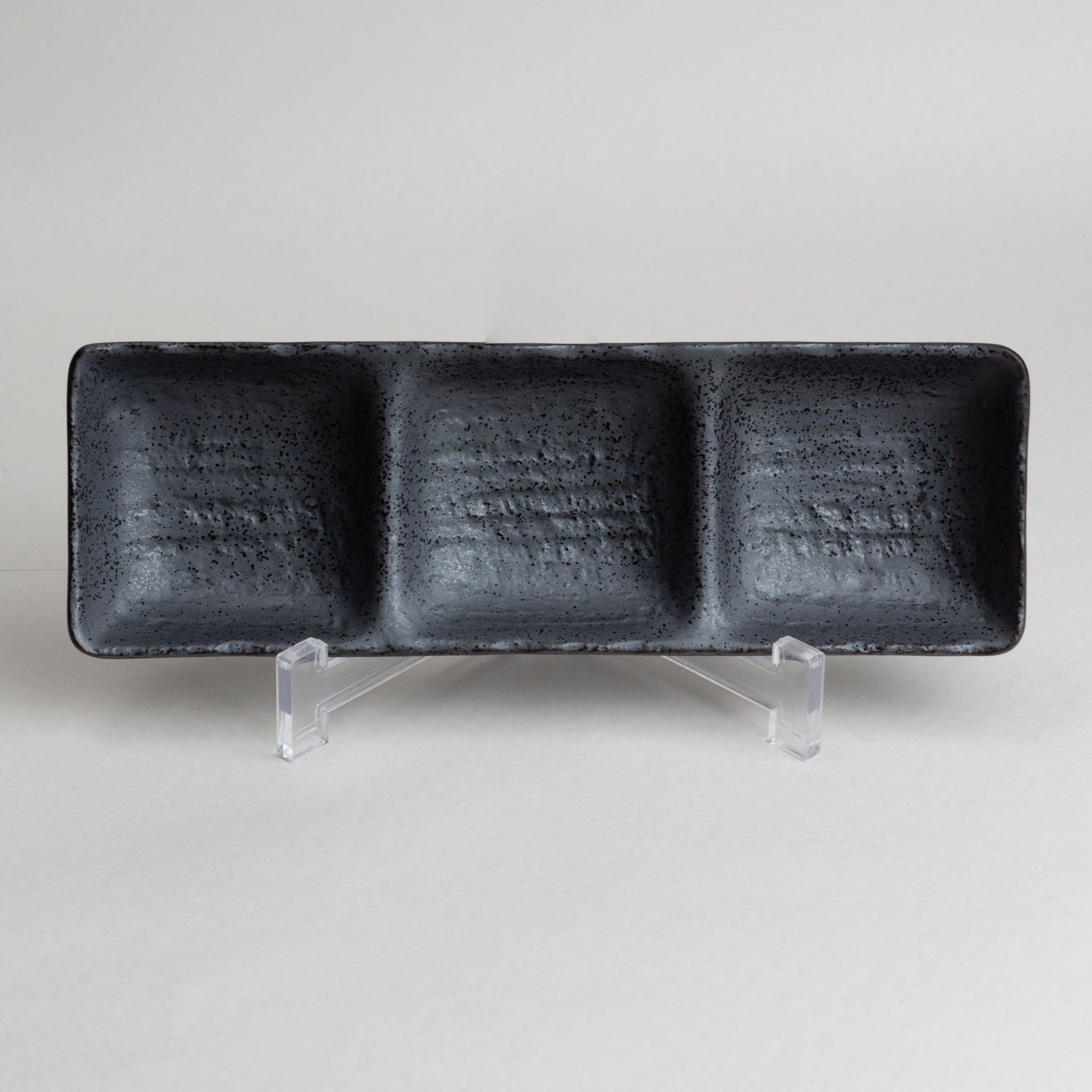 438-2876 Three sectioned black sauce dish