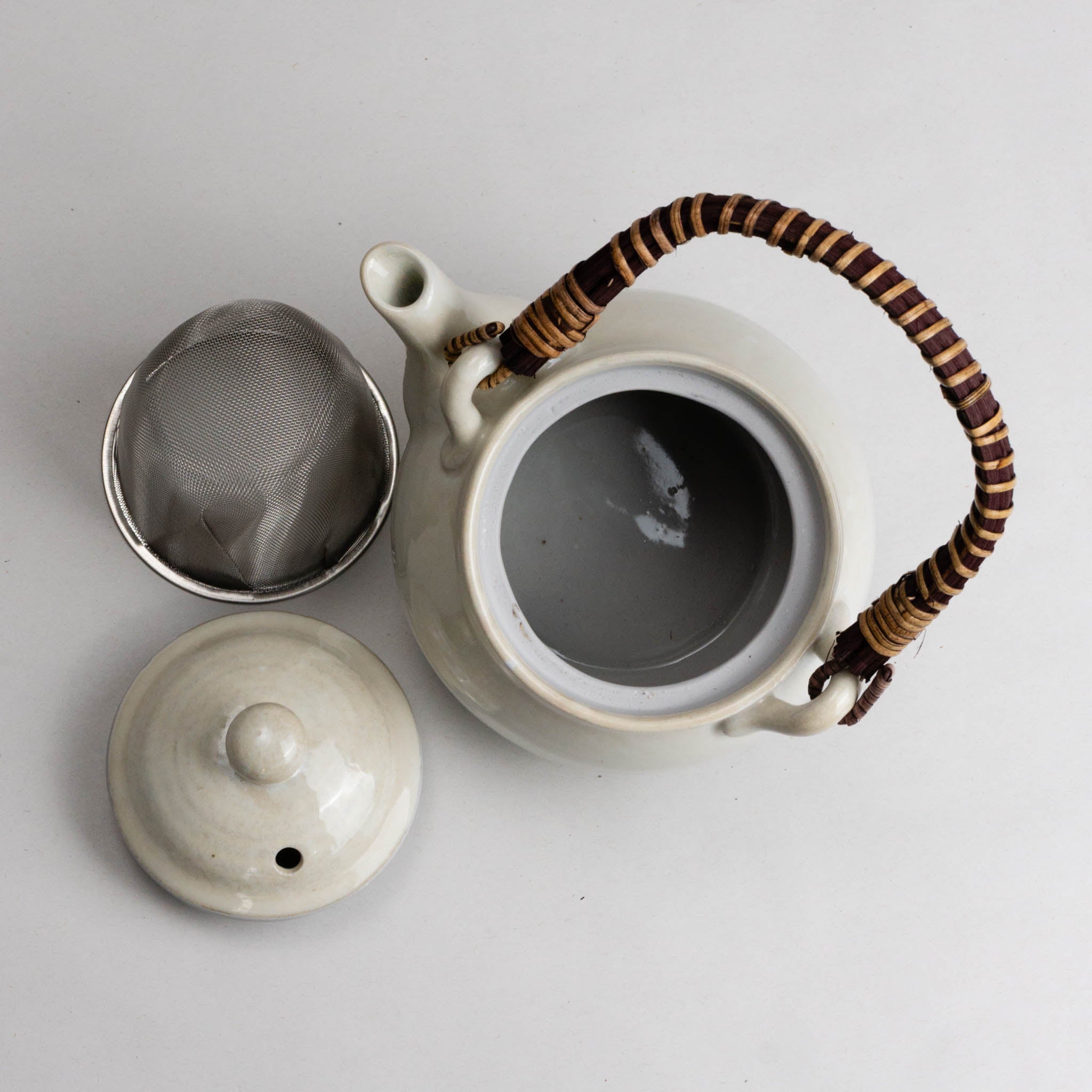 511-0943 White Banko tea pot