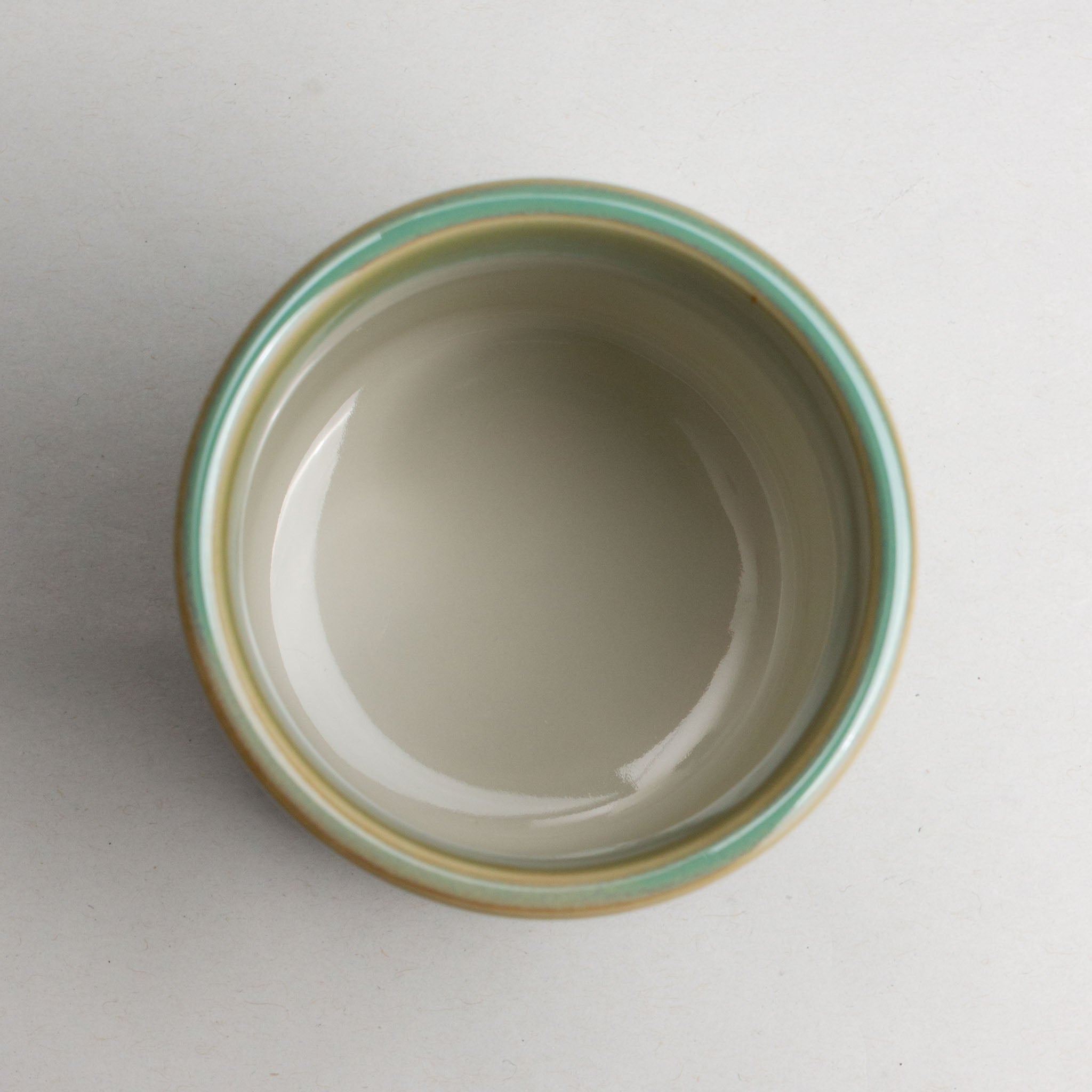 521-0634 Pale green tea cup