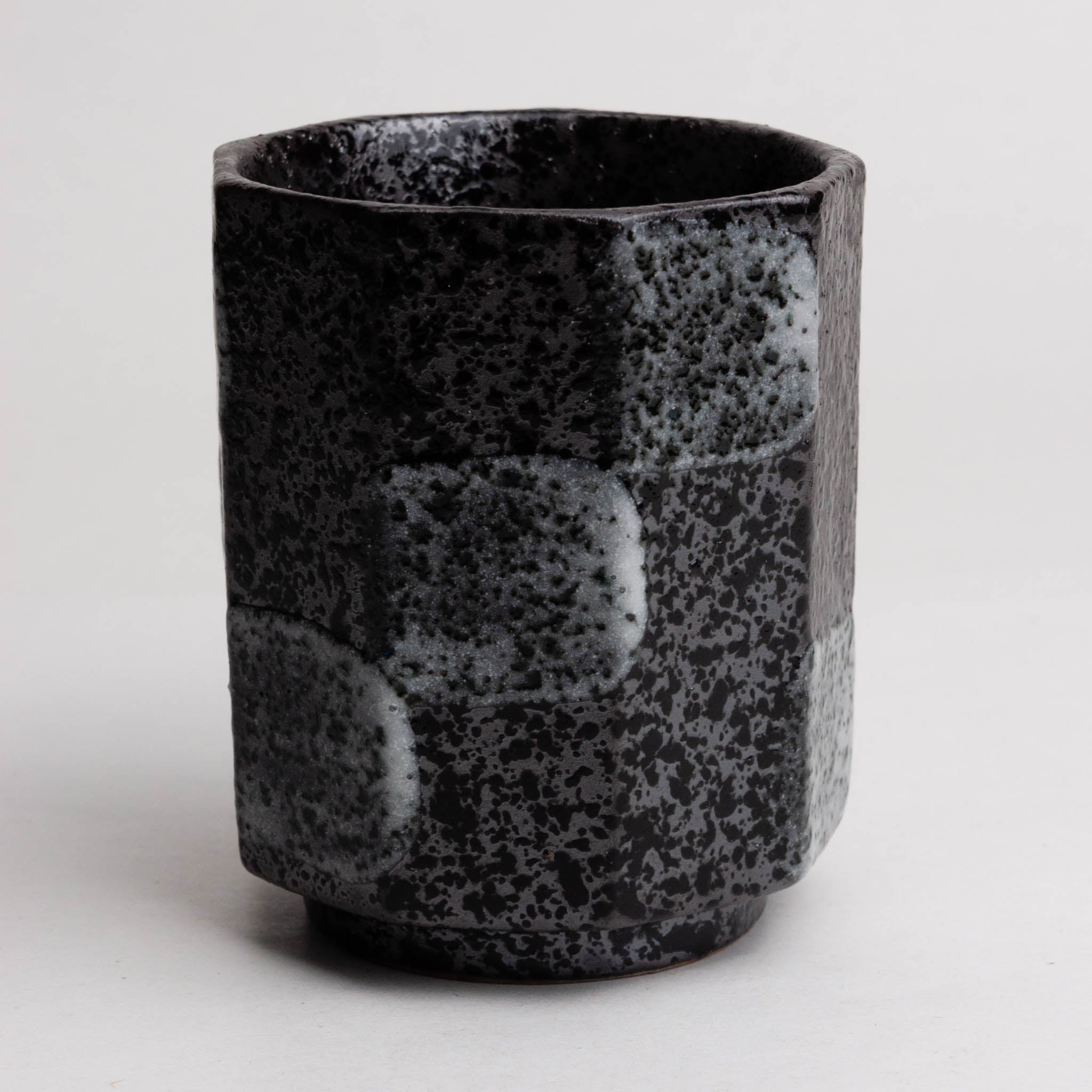 521-0847 Nine angles tea cup