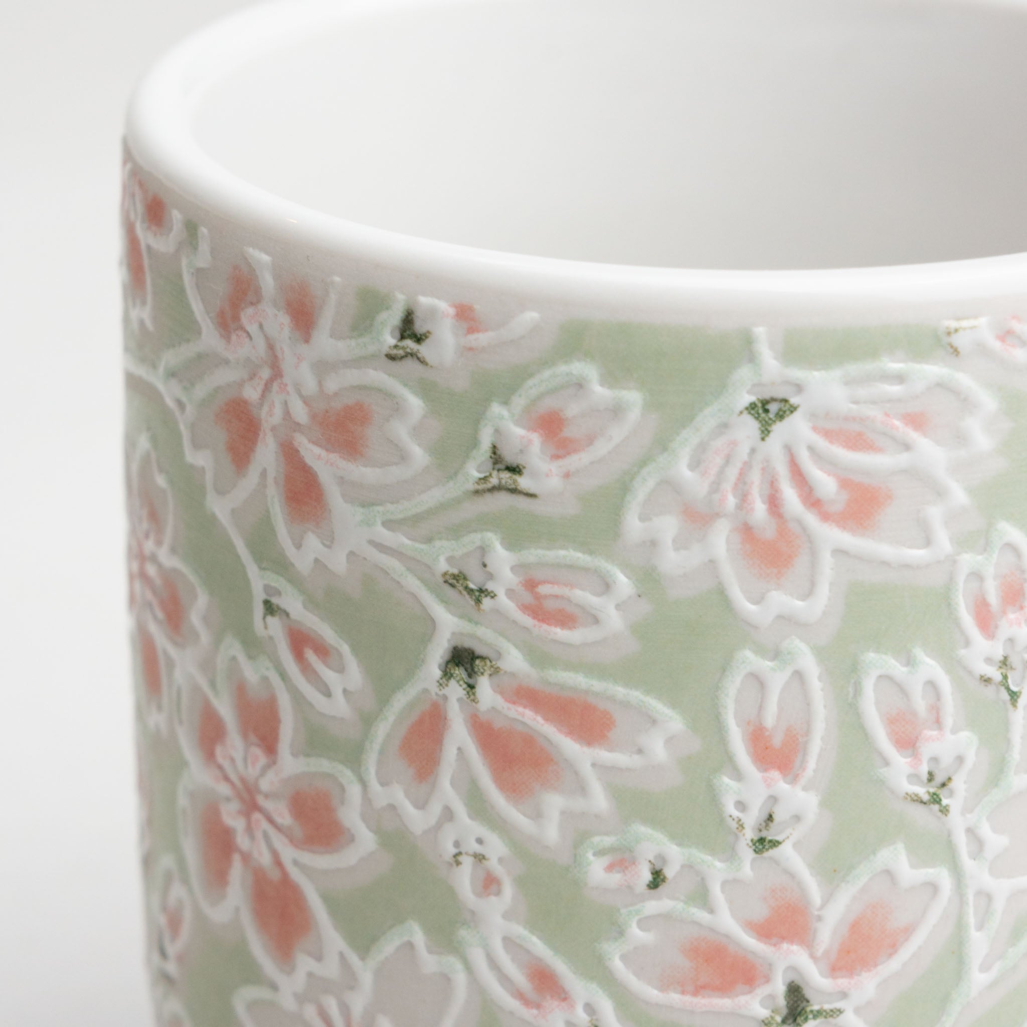 521-1538 Green sakura tea cup