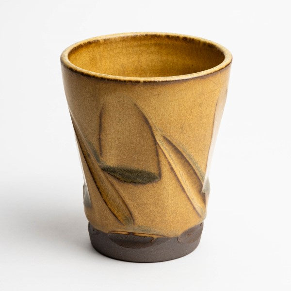 521-1680 Curved yellow cup