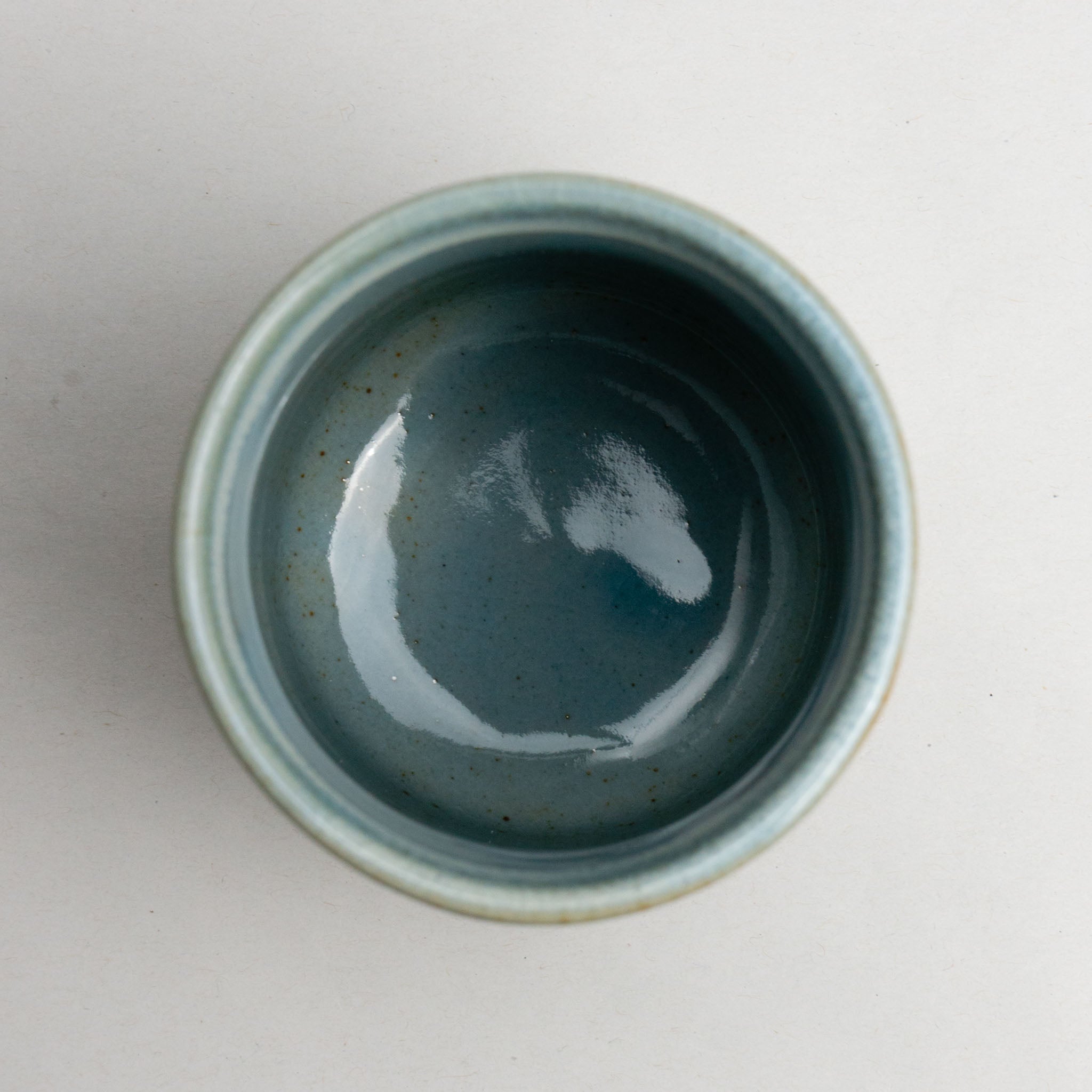 528-2270 White on blue tea cup