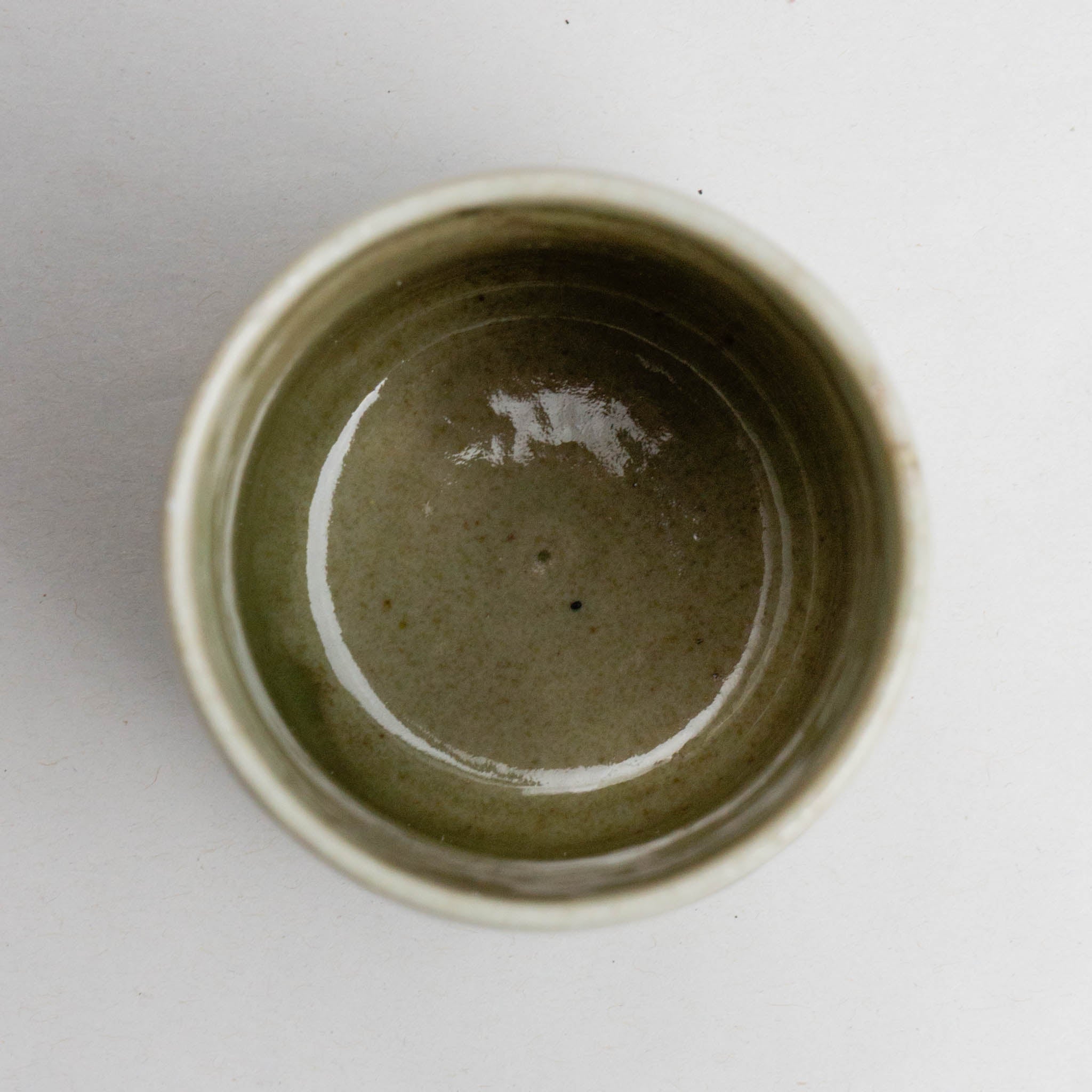 528-3909 Green scrolls tea cup
