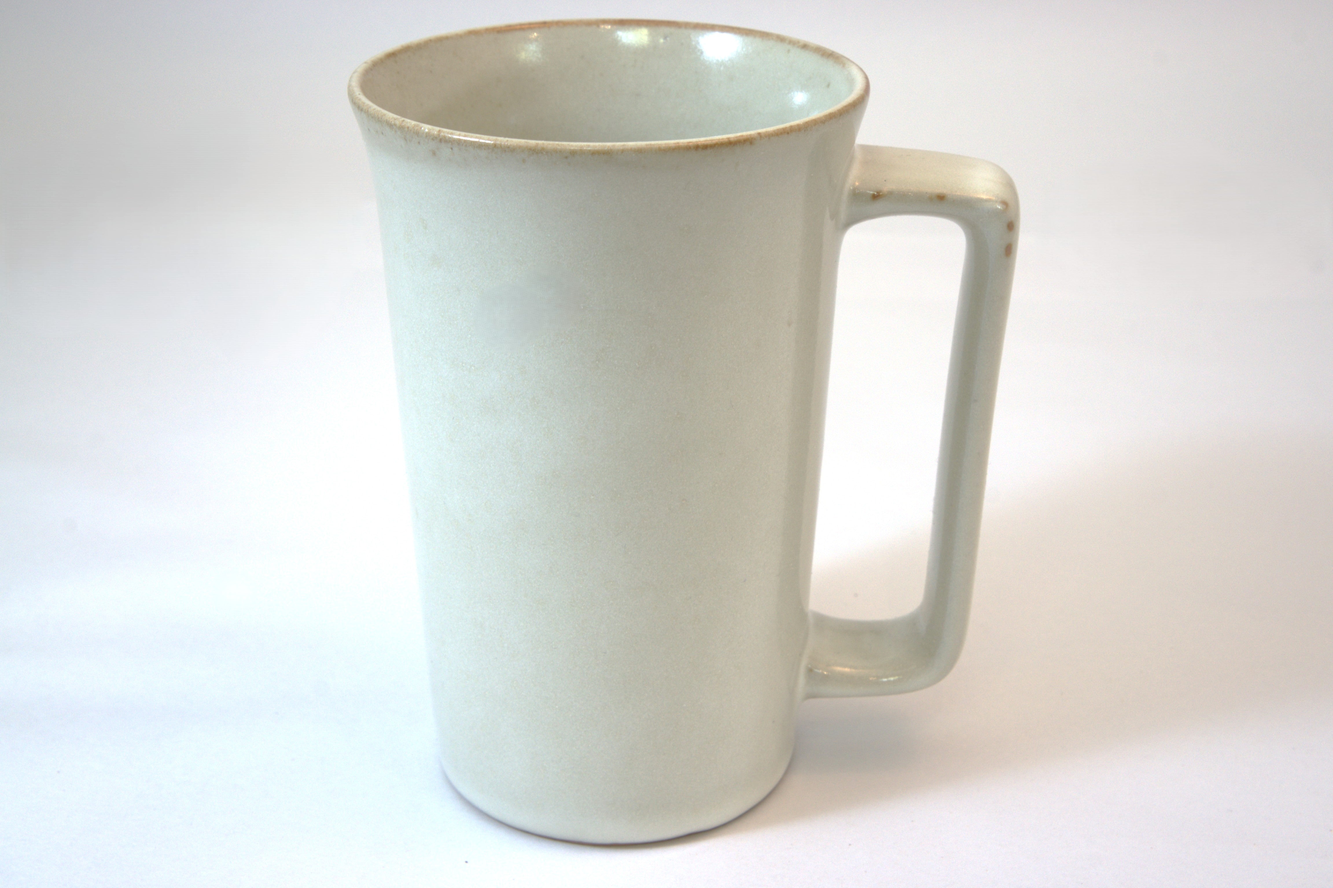 531-0532 White tall mug