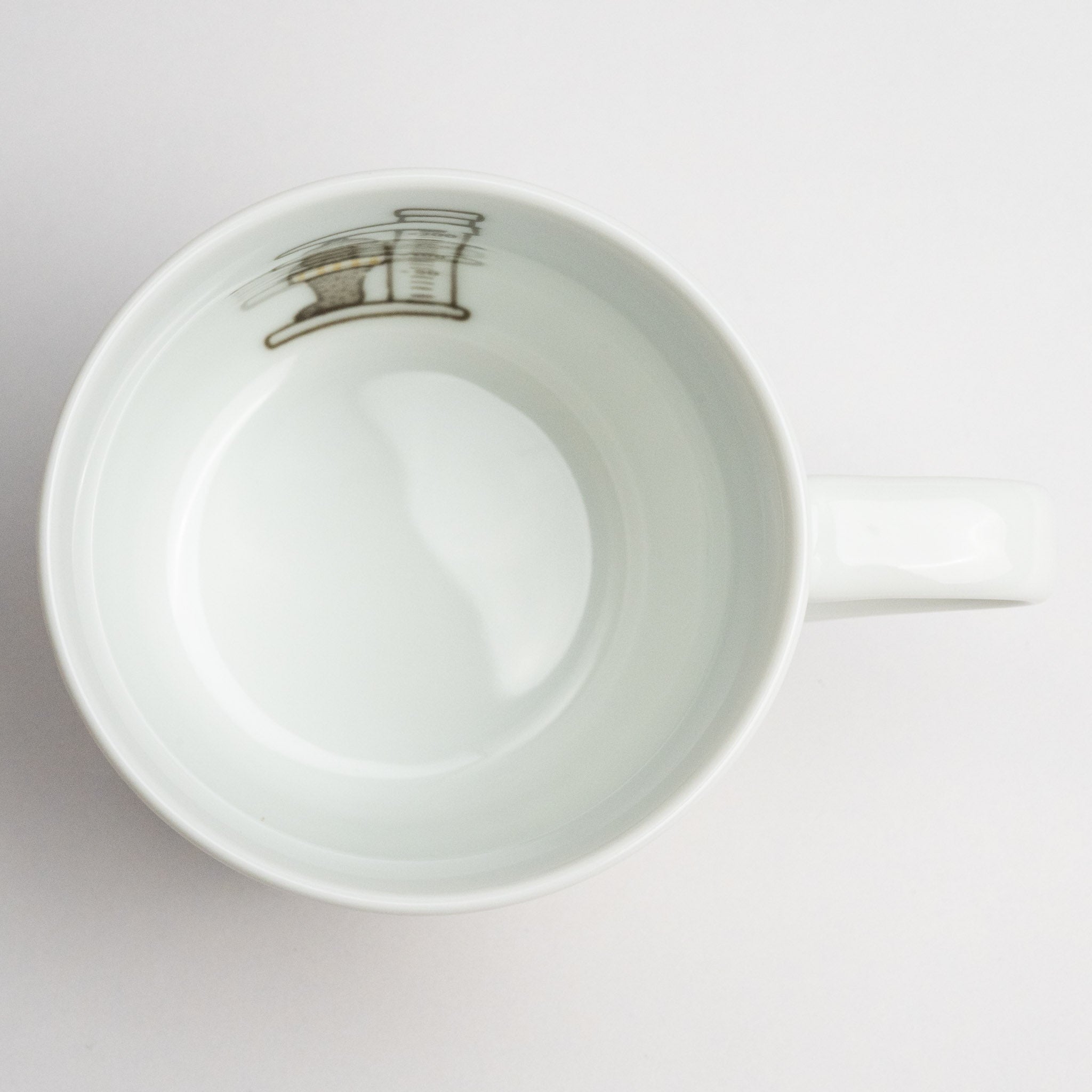 531-1568 Approximate measure mug bear