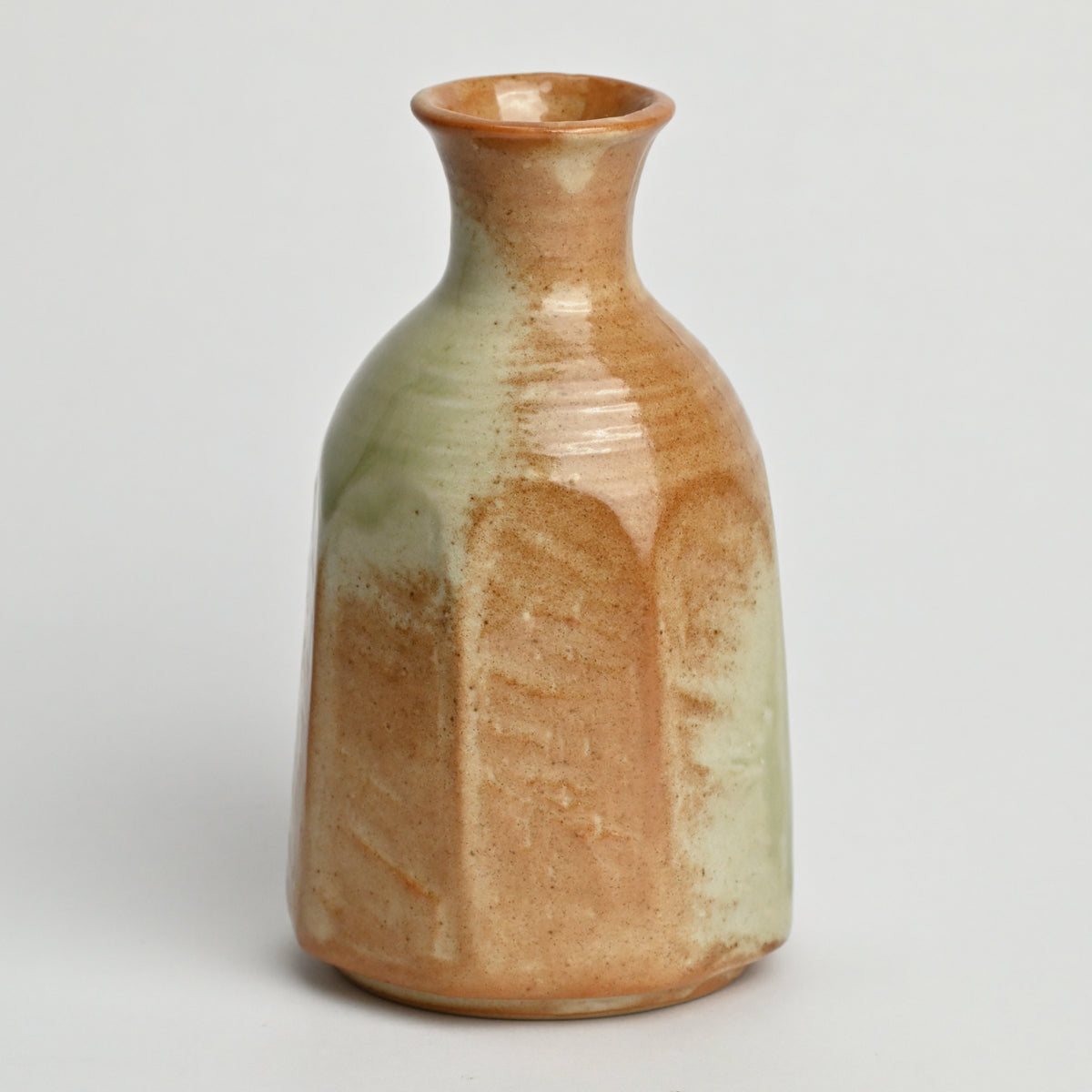 611-0435 Beige sake carafe small
