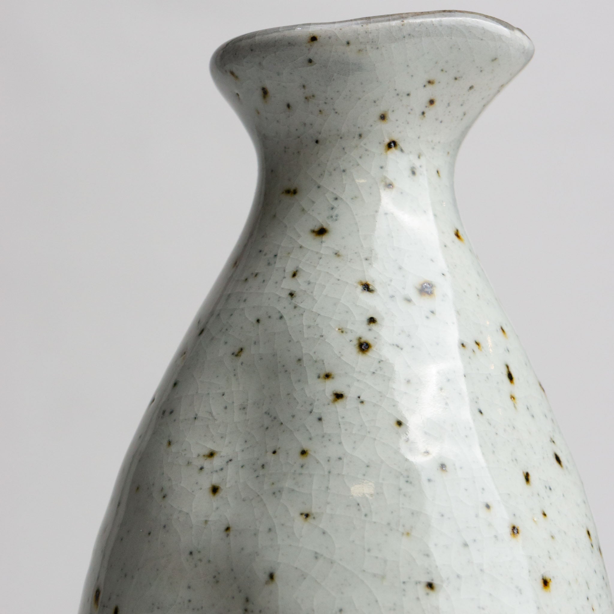 618-5253 White on grey clay sake carafe large