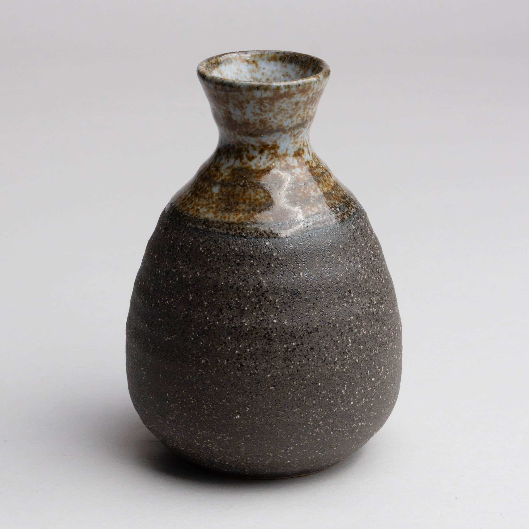 618-6105 Grey sake carafe