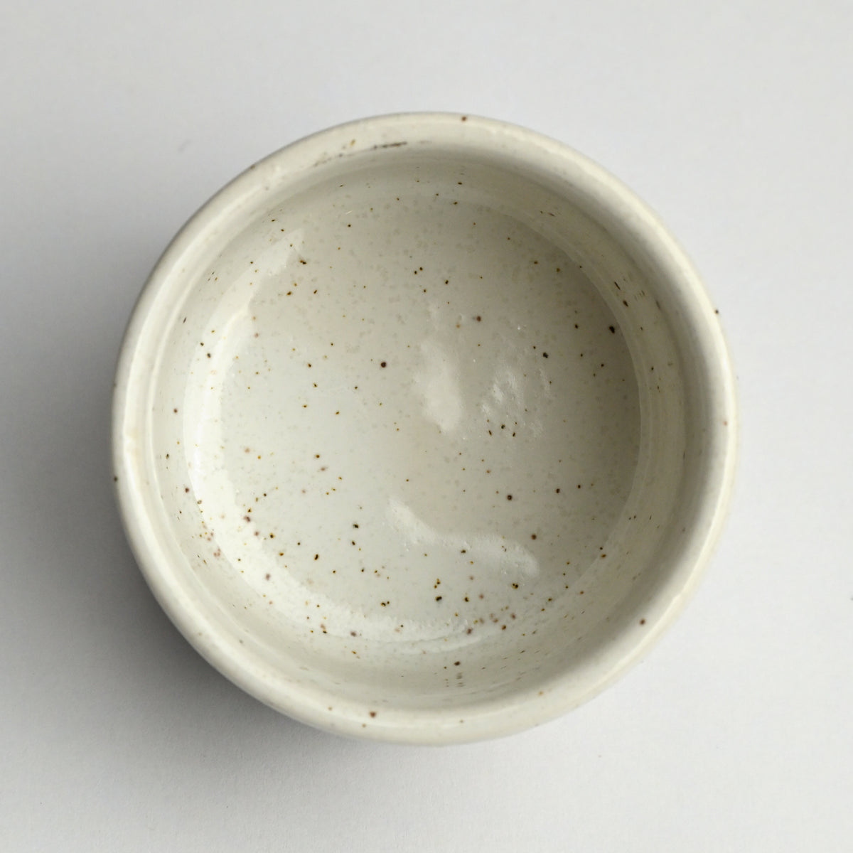621-0104 White Sogi sake cup