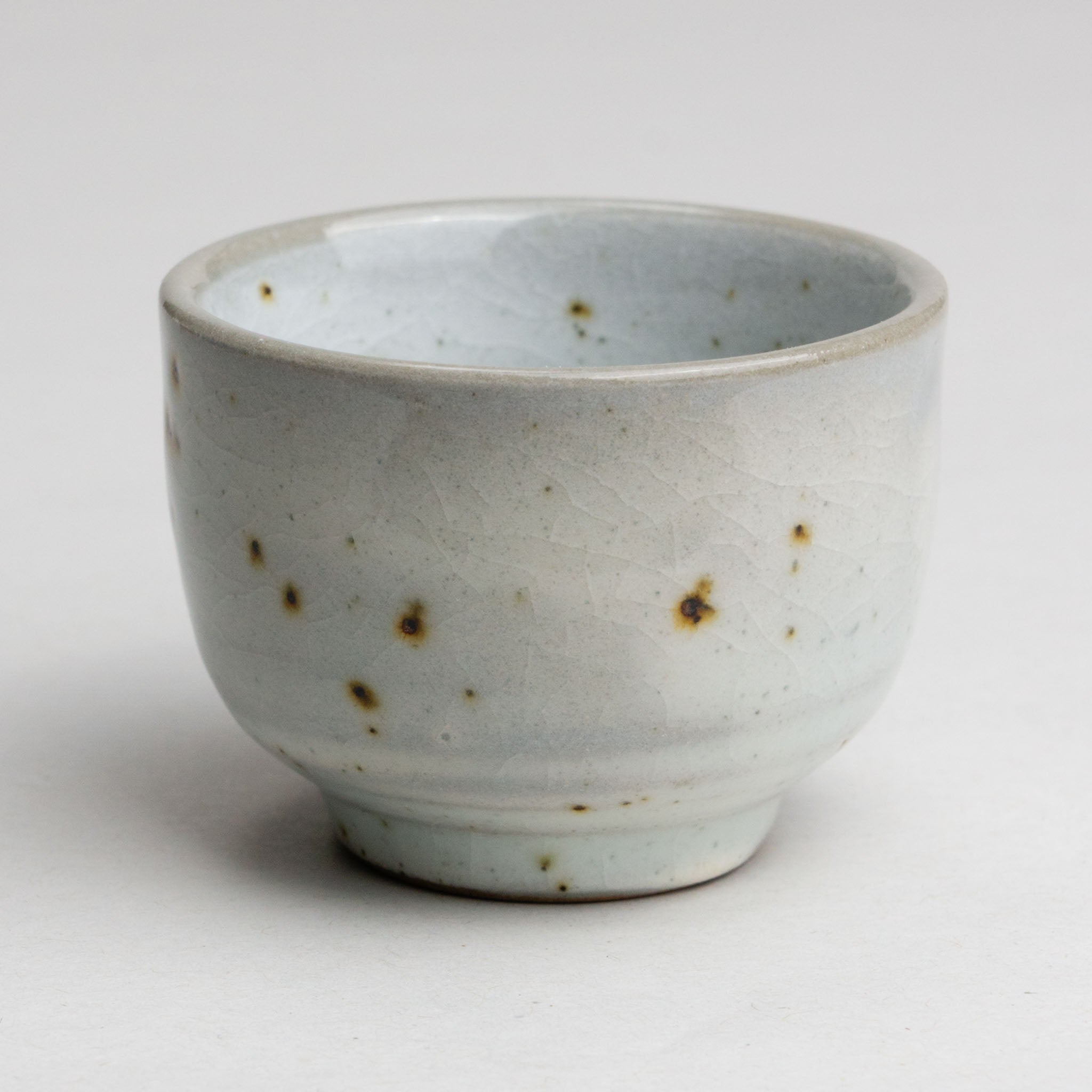 628-5255 White on grey clay sake cup