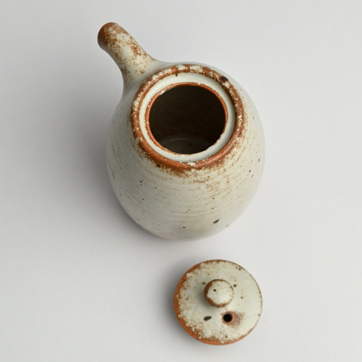 721-1006 Off white sauce pot
