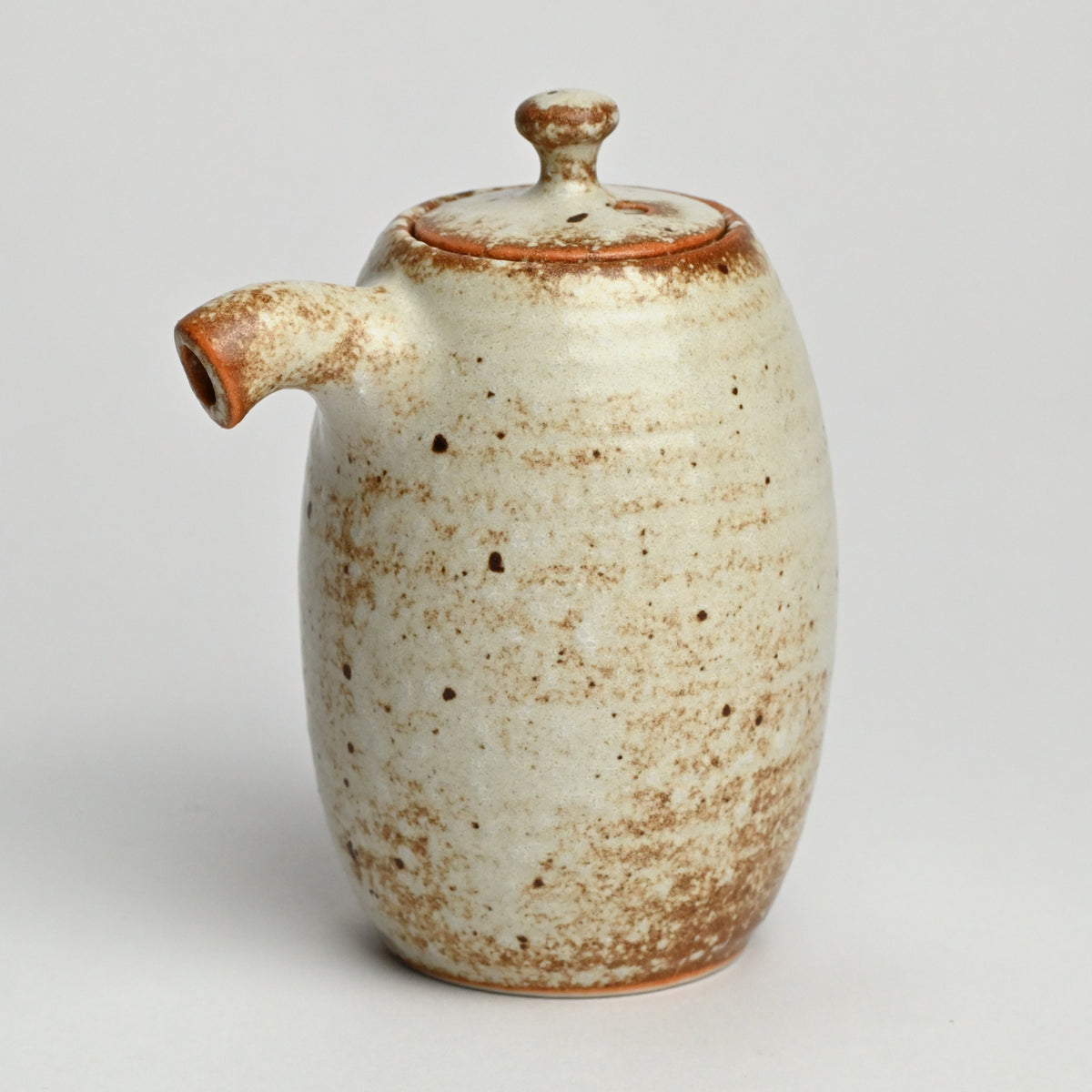 721-1006 Off white sauce pot