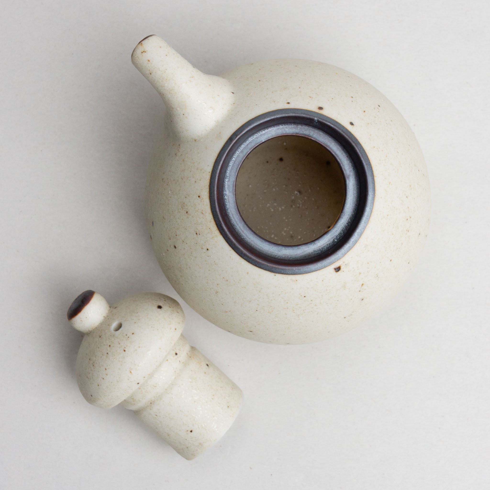 721-1515 White round sauce pot L
