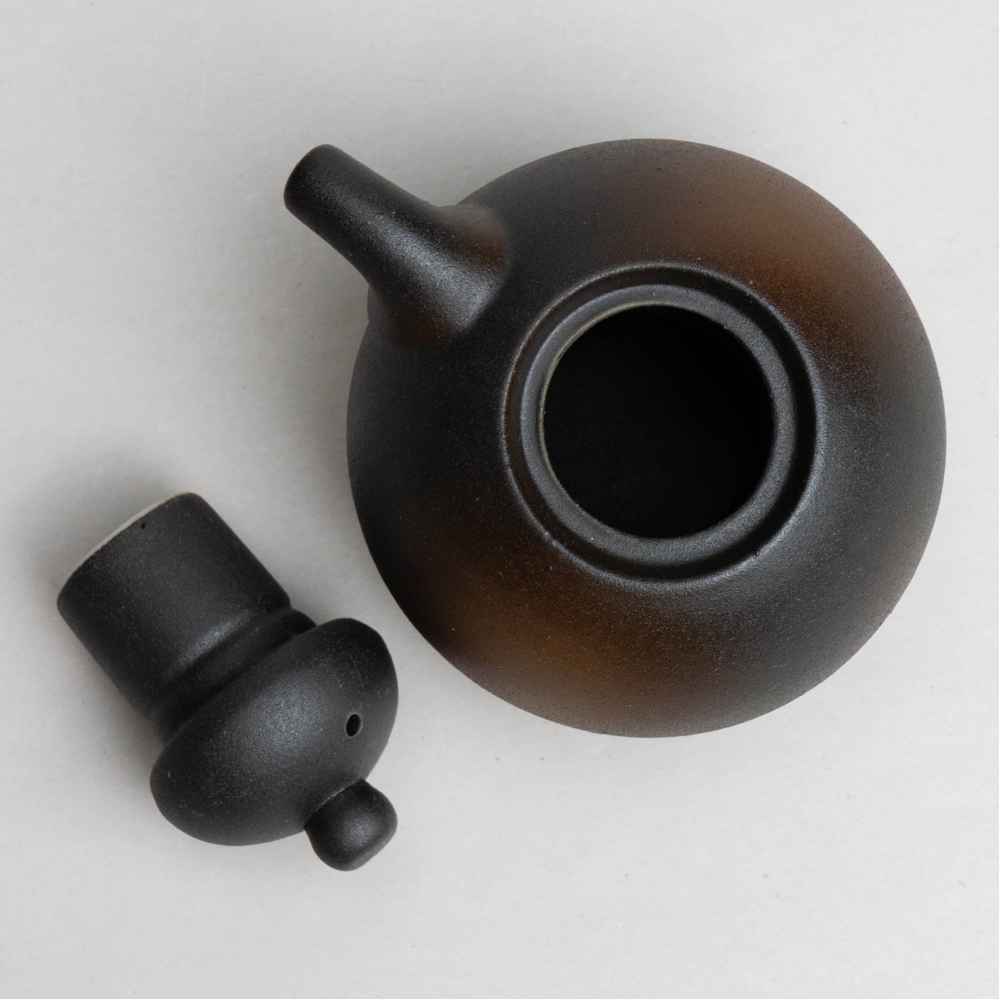 721-1516 Black round sauce pot L