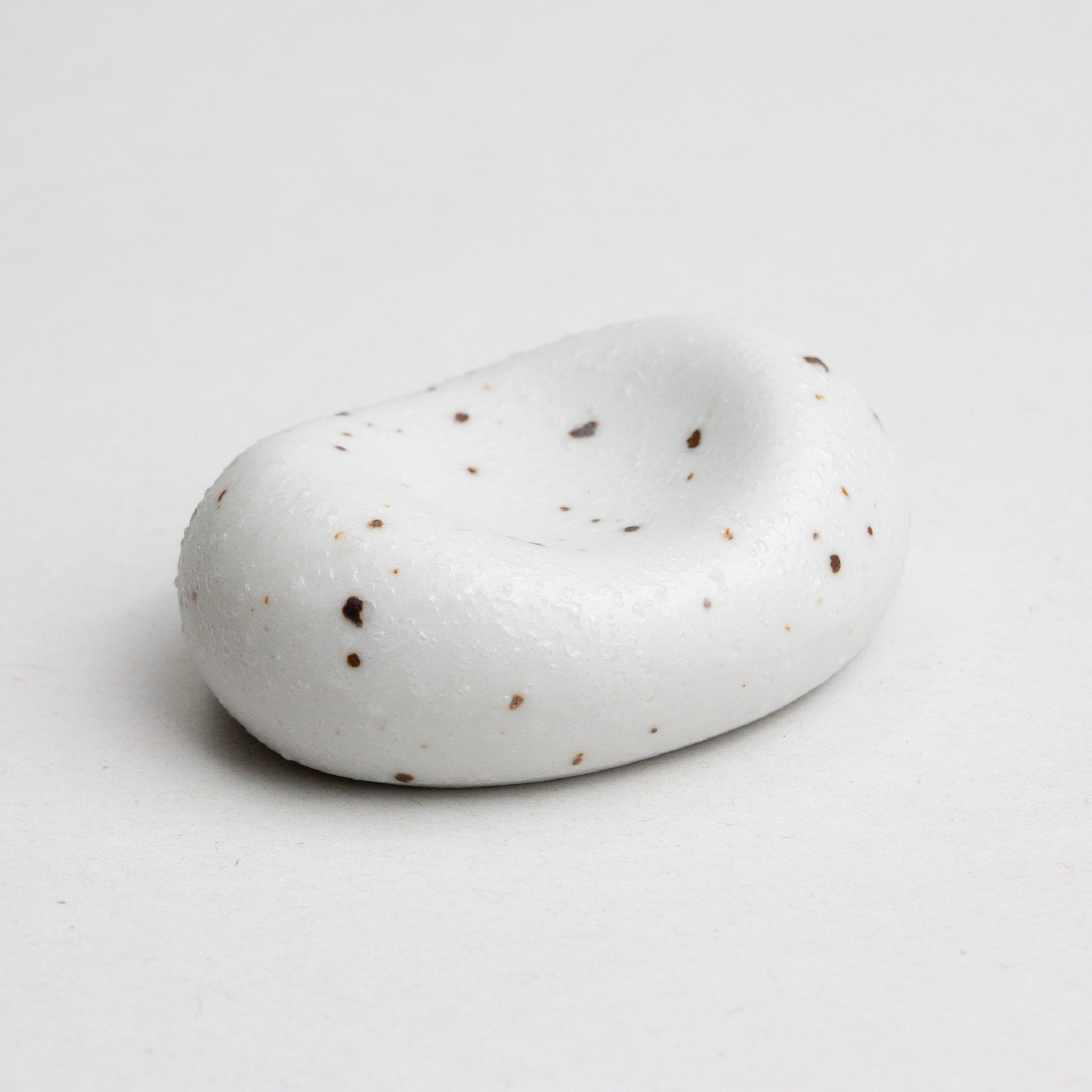 761-0507 White round chopsticks rest